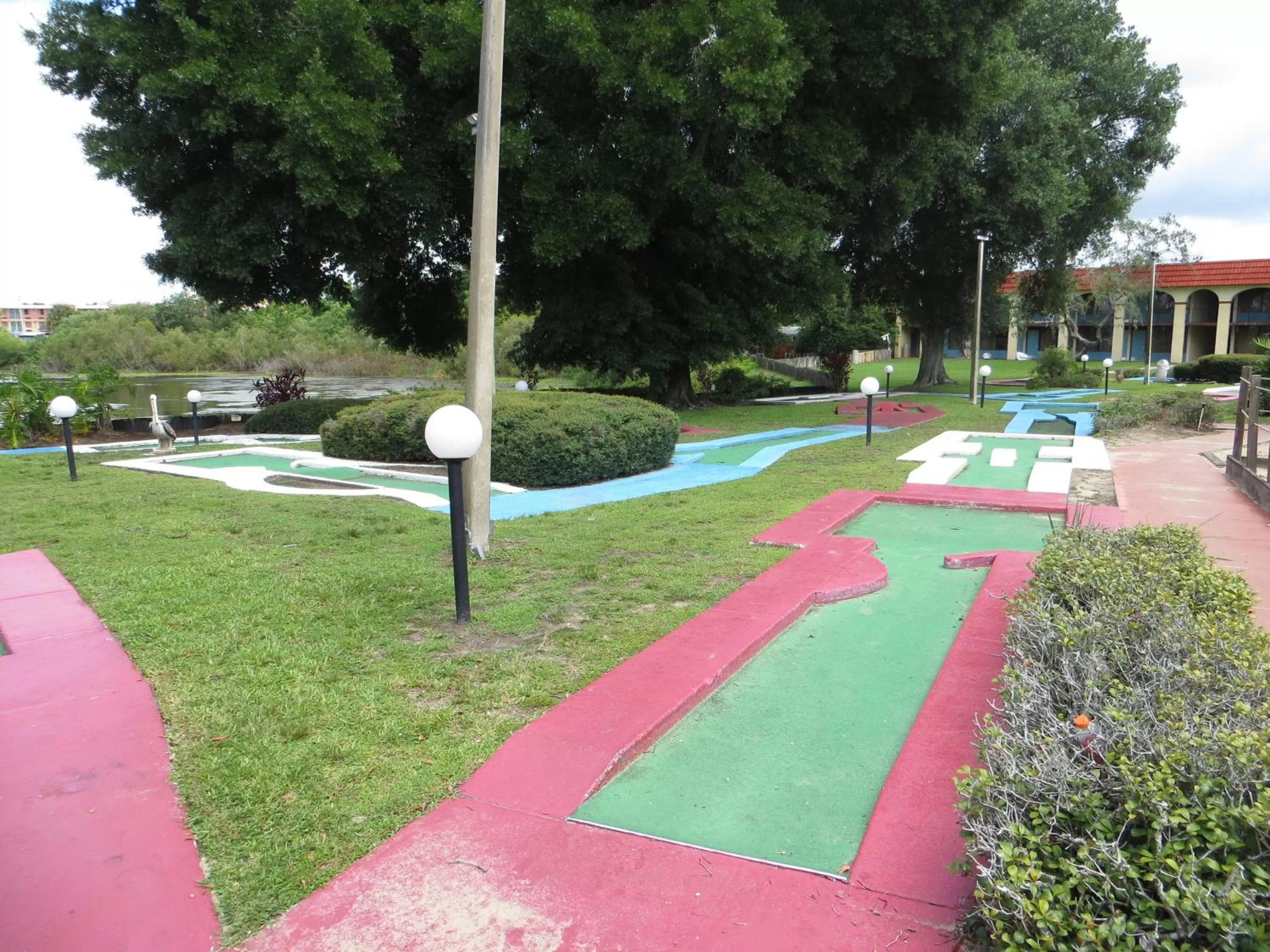 Day in Maingate Lakeside Resort