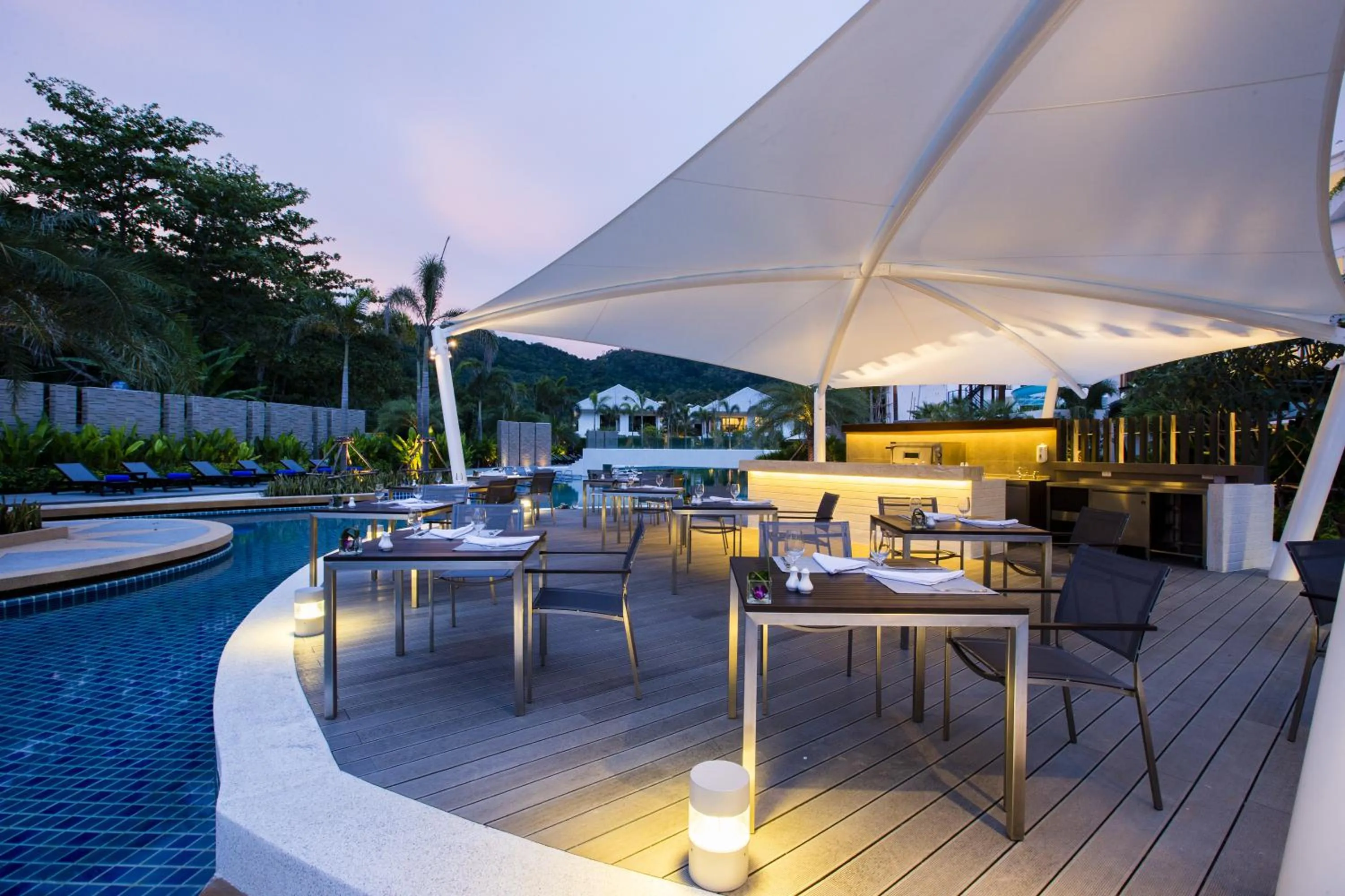 Restaurant/places to eat, Swimming Pool in Destination Resorts Phuket Karon Beach - SHA Extra Plus