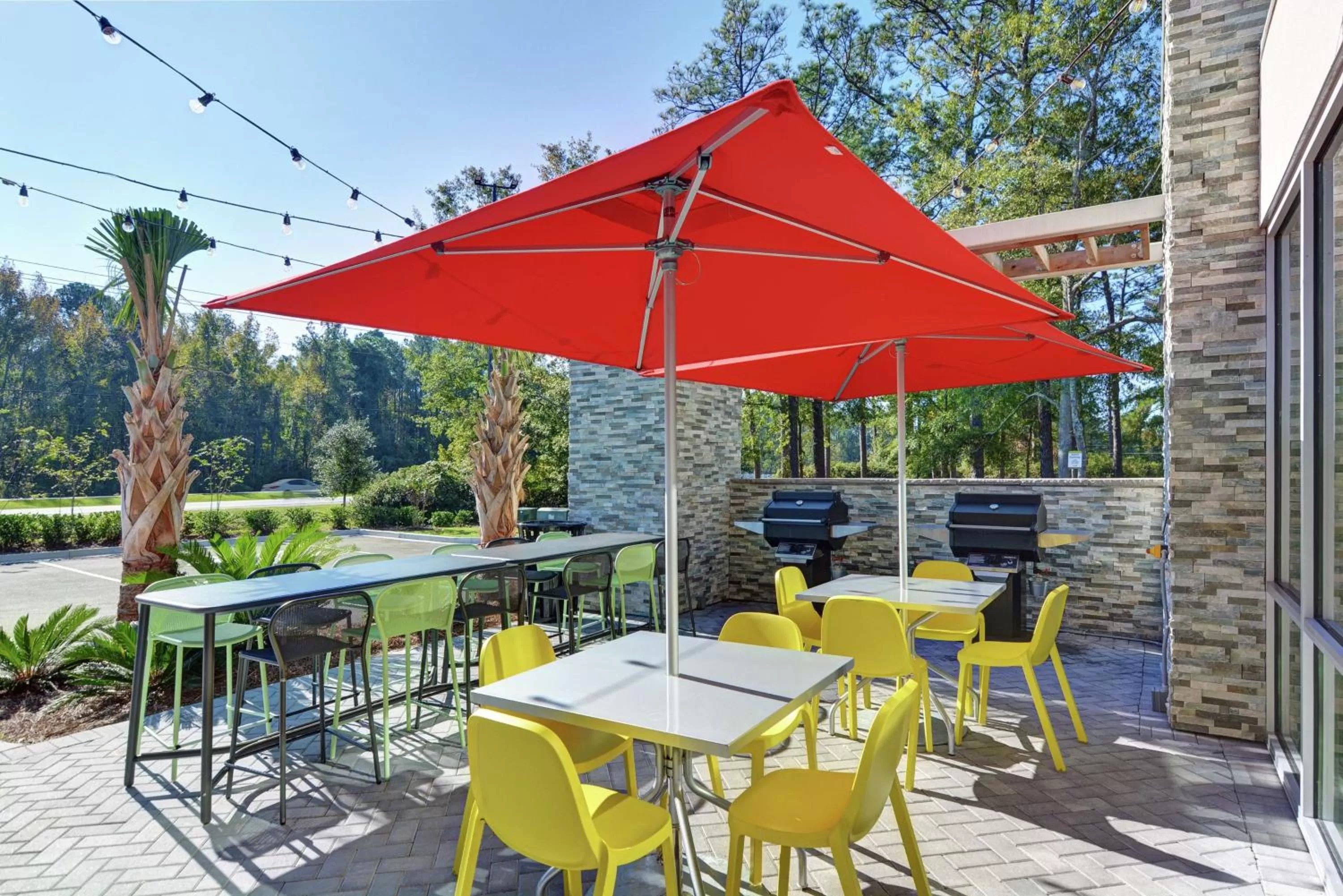 Patio in Home2 Suites By Hilton Richmond Hill Savannah I-95