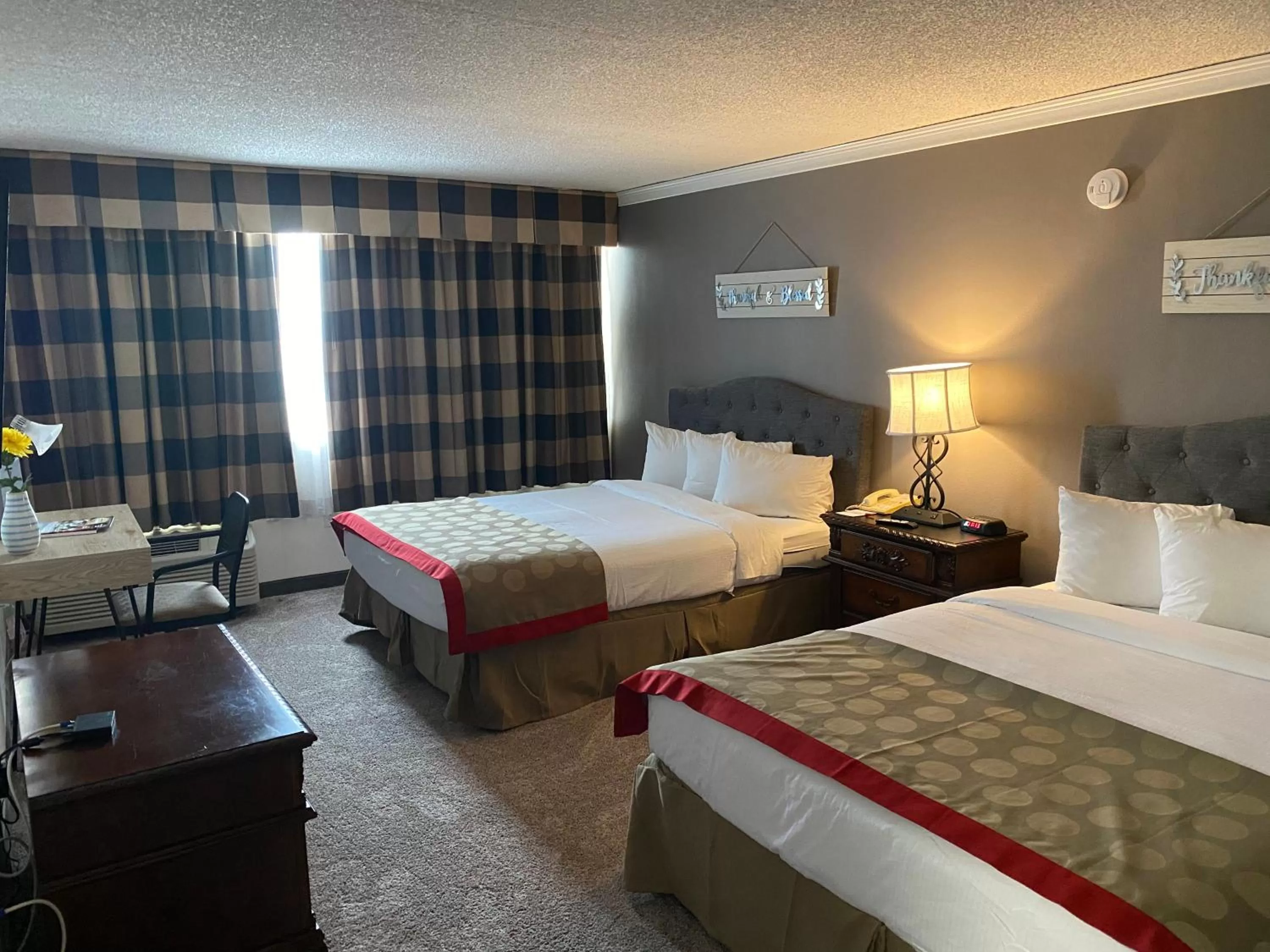 Ramada by Wyndham Albuquerque Midtown