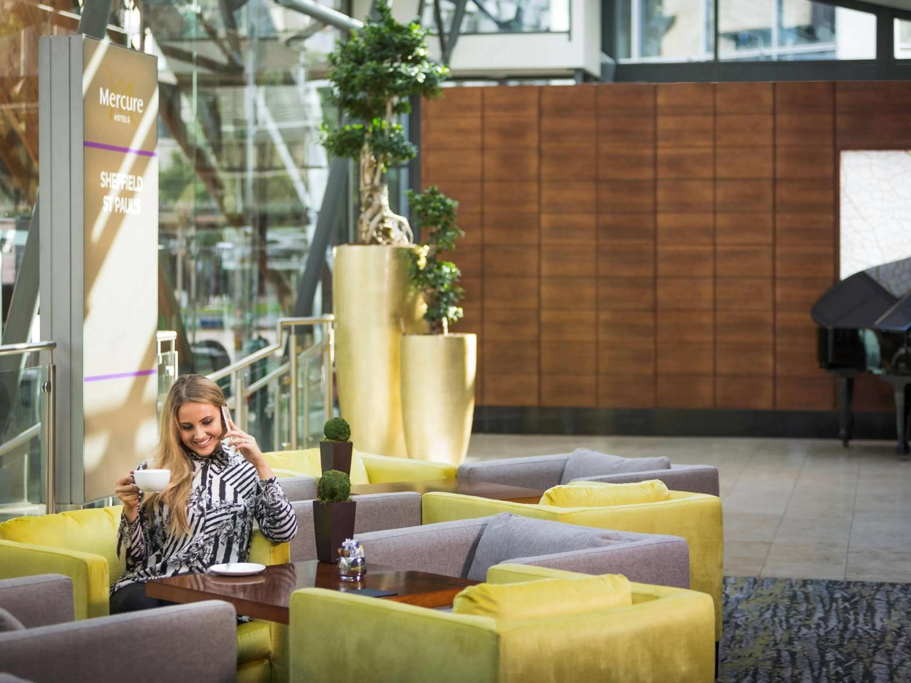 Restaurant/places to eat in Mercure Sheffield St Paul's Hotel & Spa