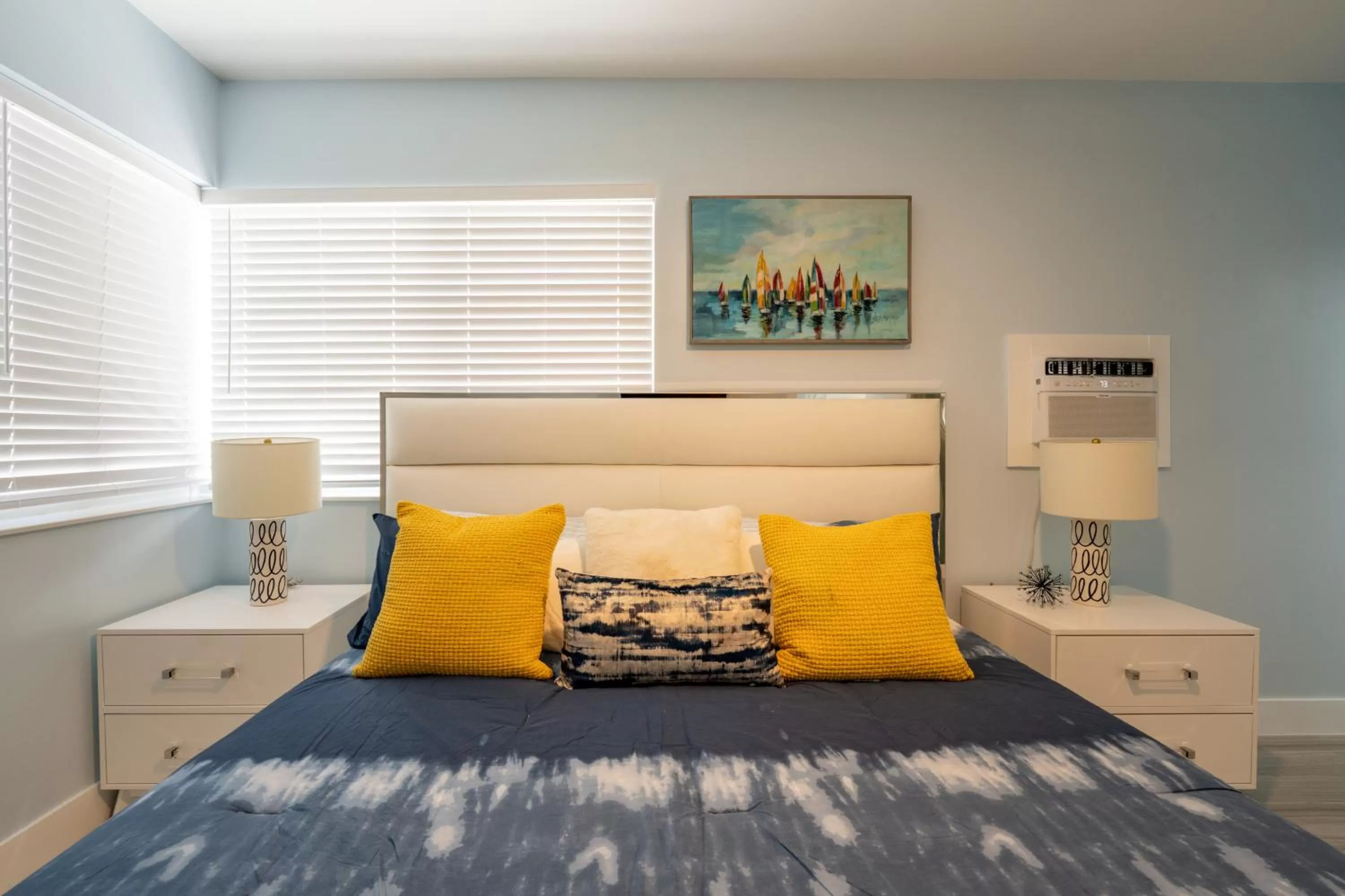 Bedroom, Bed in The Surf Hollywood Beach