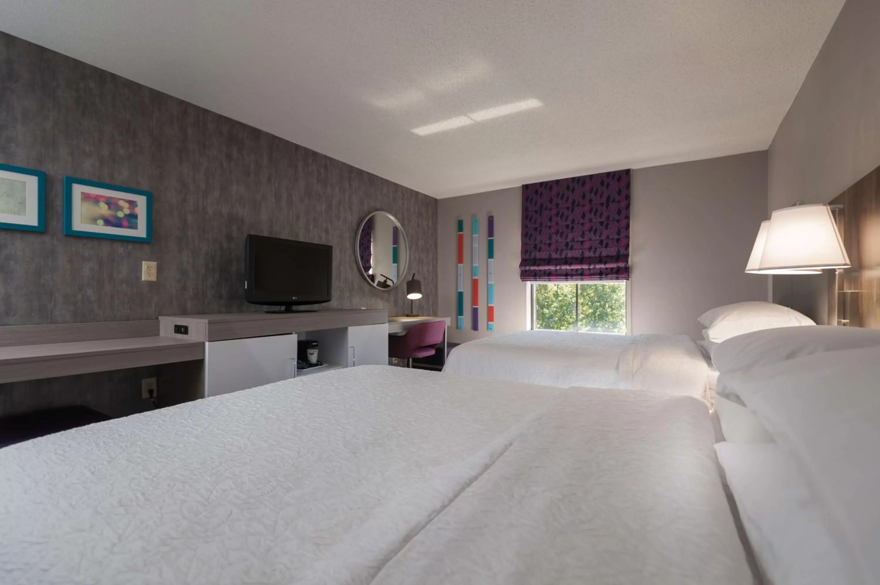 Queen Room - Hearing Accessible - Non-Smoking in Hampton Inn East Windsor