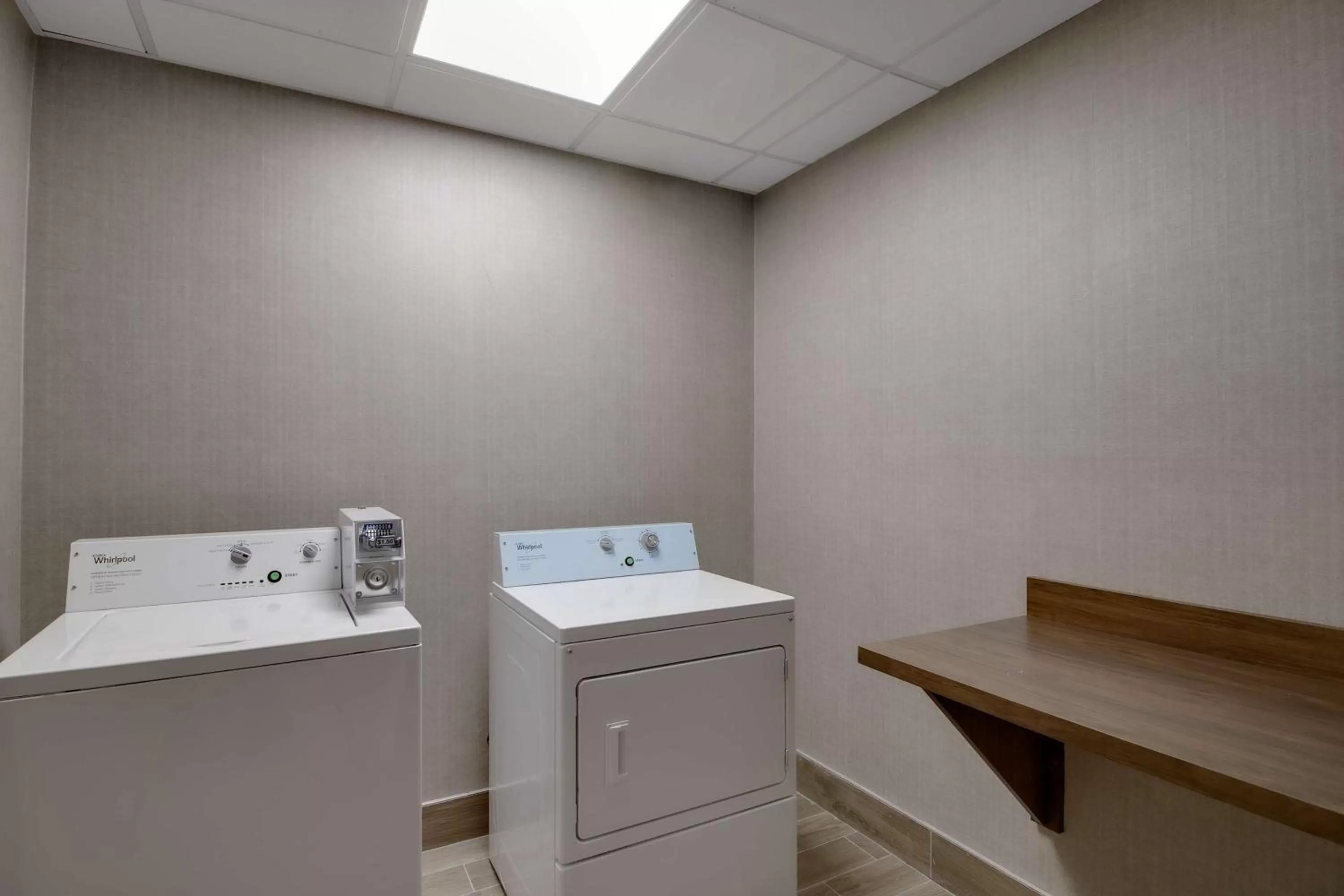 Property building in Hampton Inn Birmingham-Colonnade 280