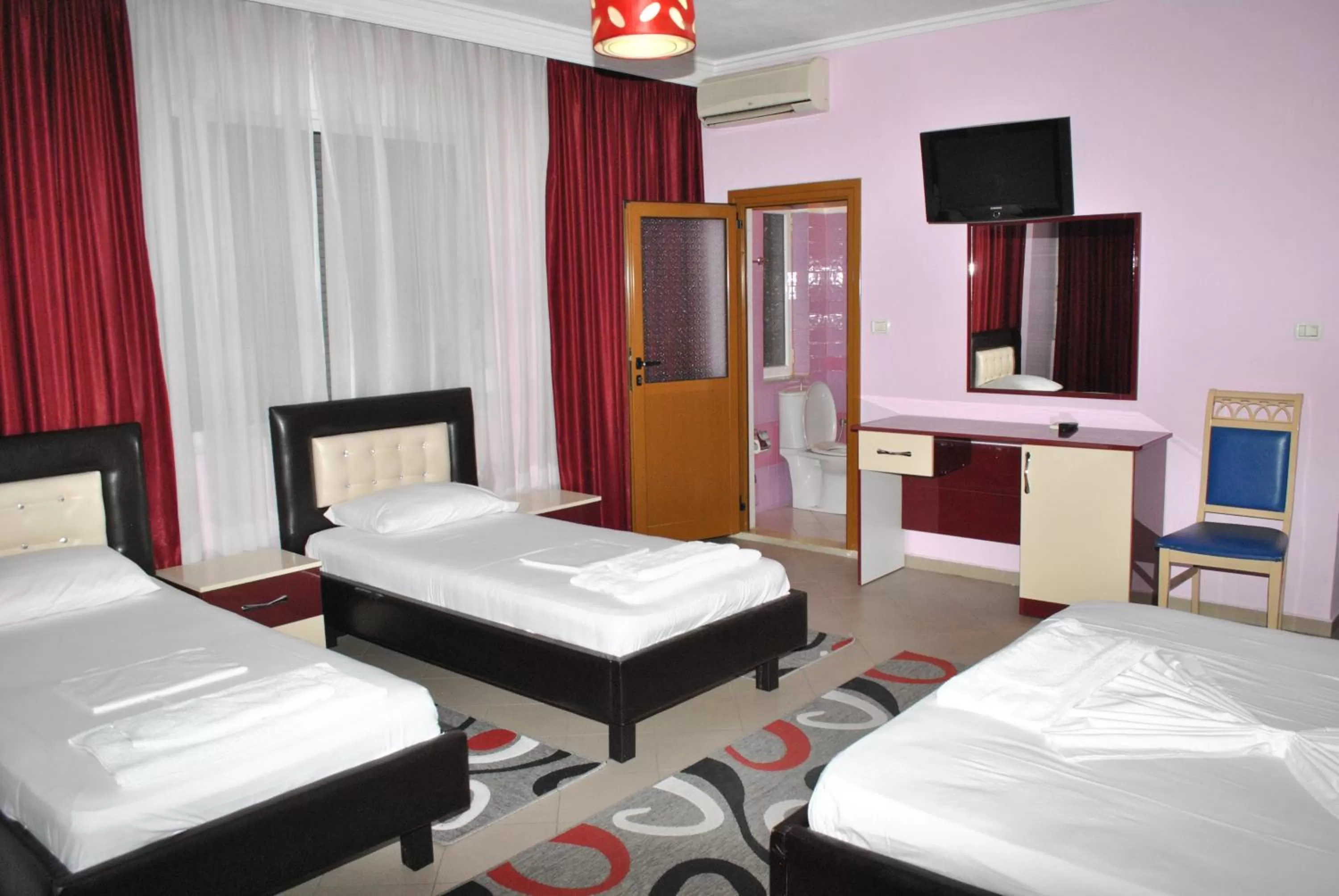 TV and multimedia, Bed in Hotel Freskia