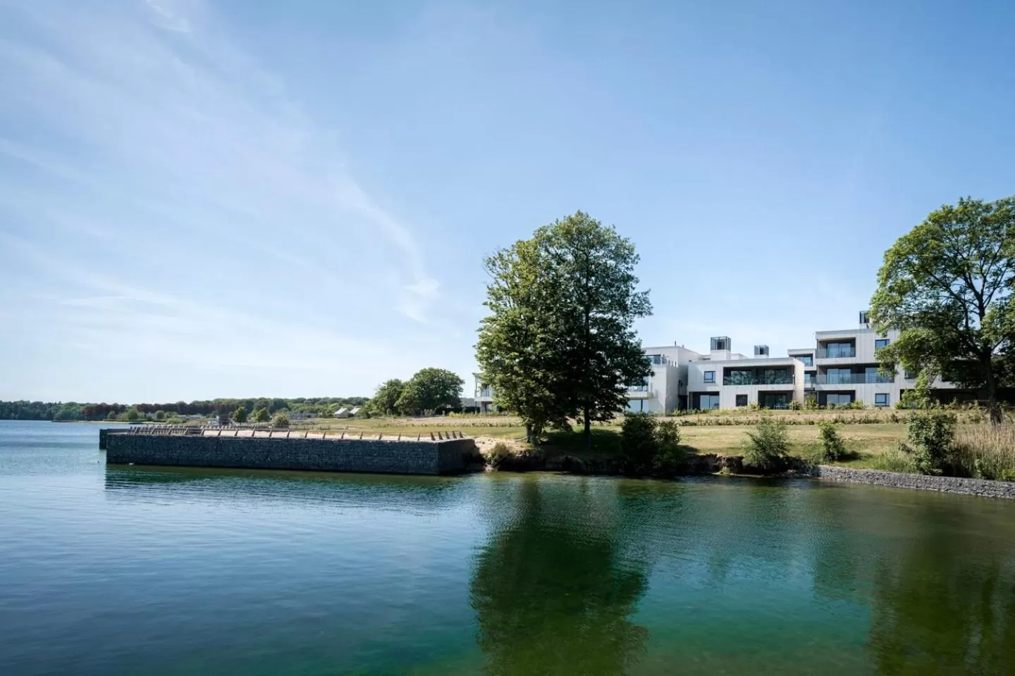 Natural landscape in Golden Lakes Hotel