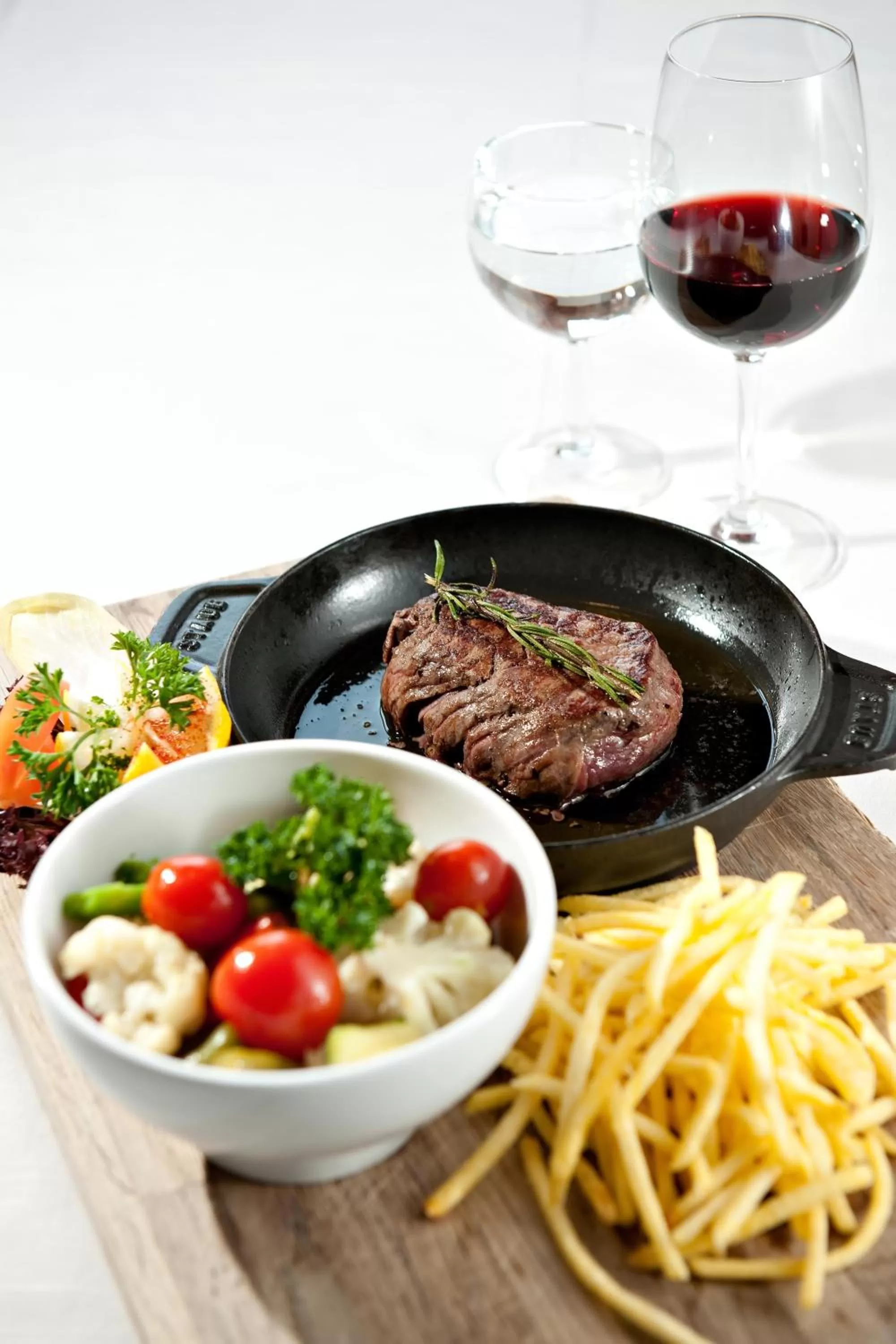 Food and drinks in Hotel Sonne St. Moritz 3* Superior