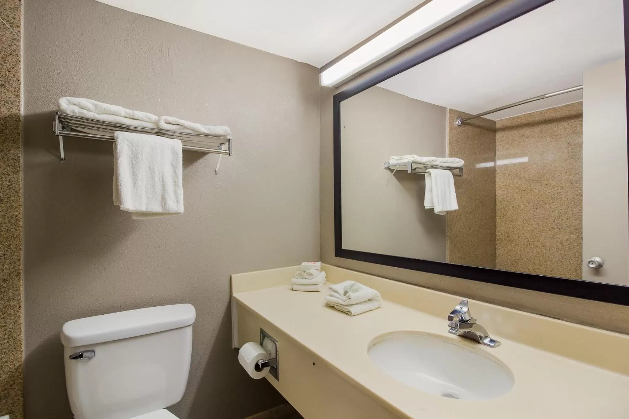 Bathroom in Red Roof Inn New Stanton