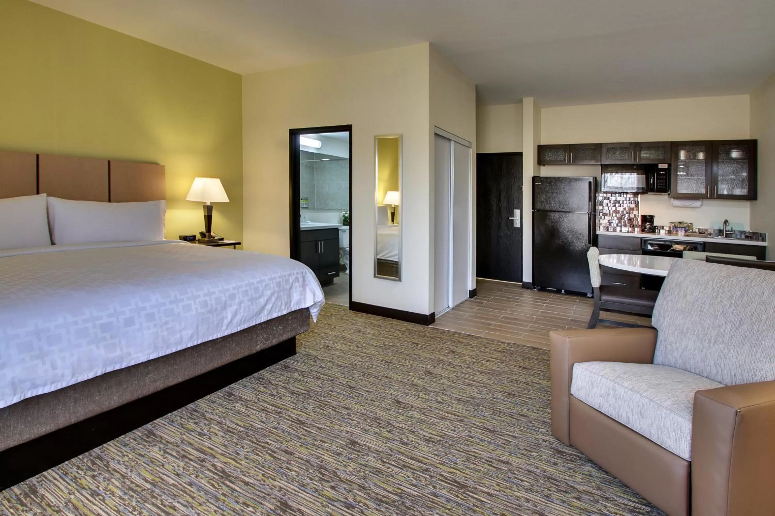 Photo of the whole room, Bed in Candlewood Suites - Wichita East by IHG