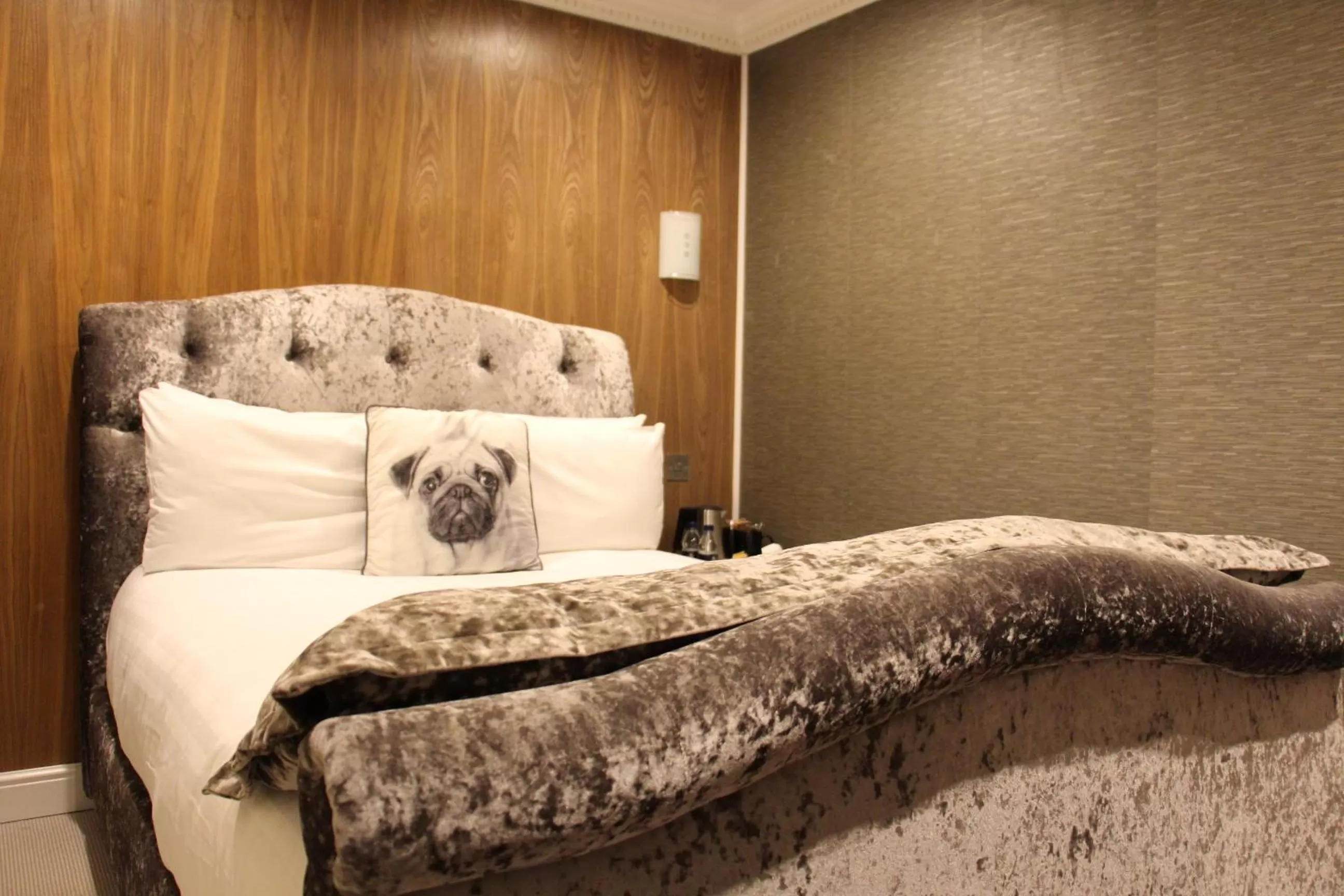 Double Room with Private Bathroom in Cheshire Hotel Central London