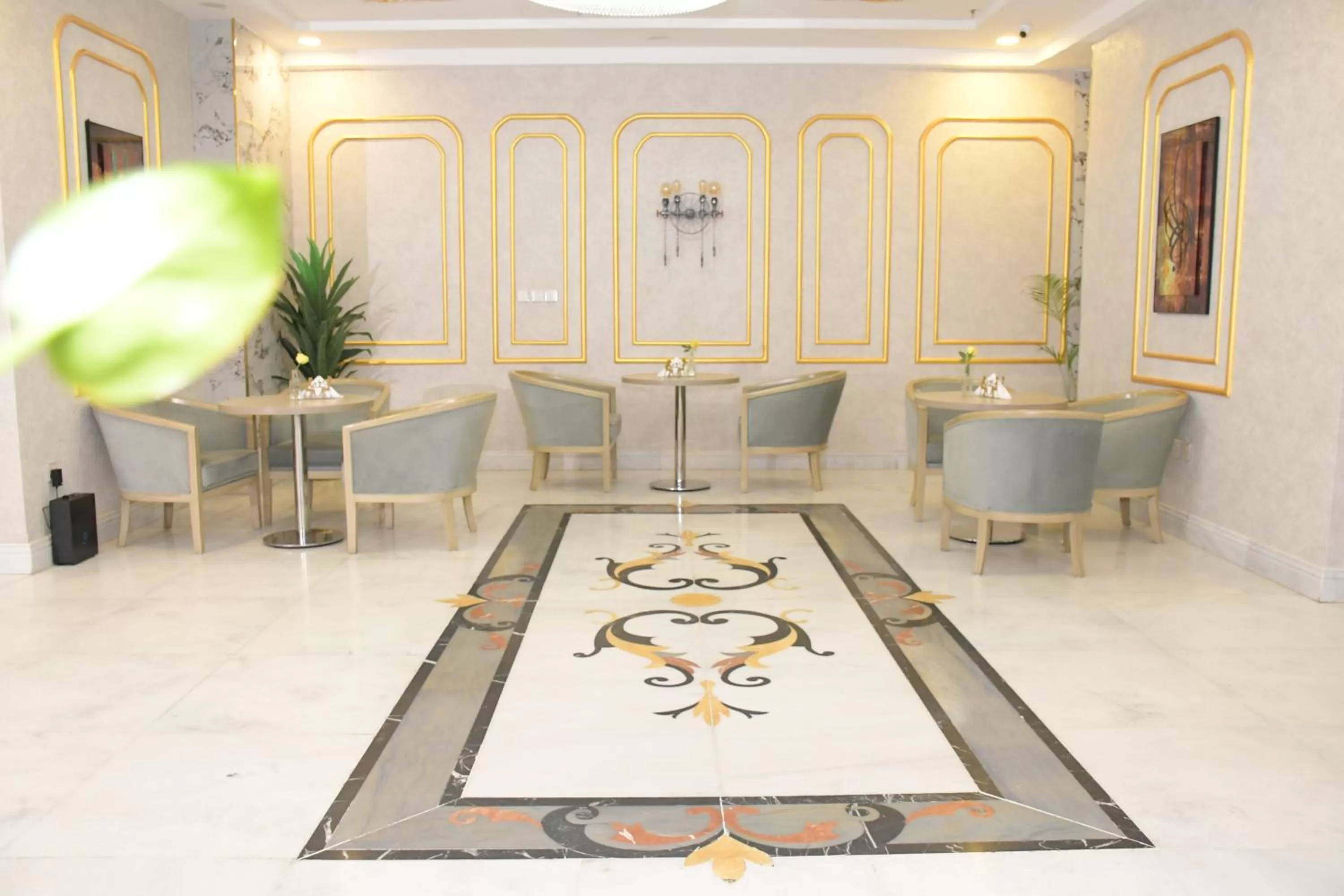 Communal lounge/ TV room in شقق ارين المطار