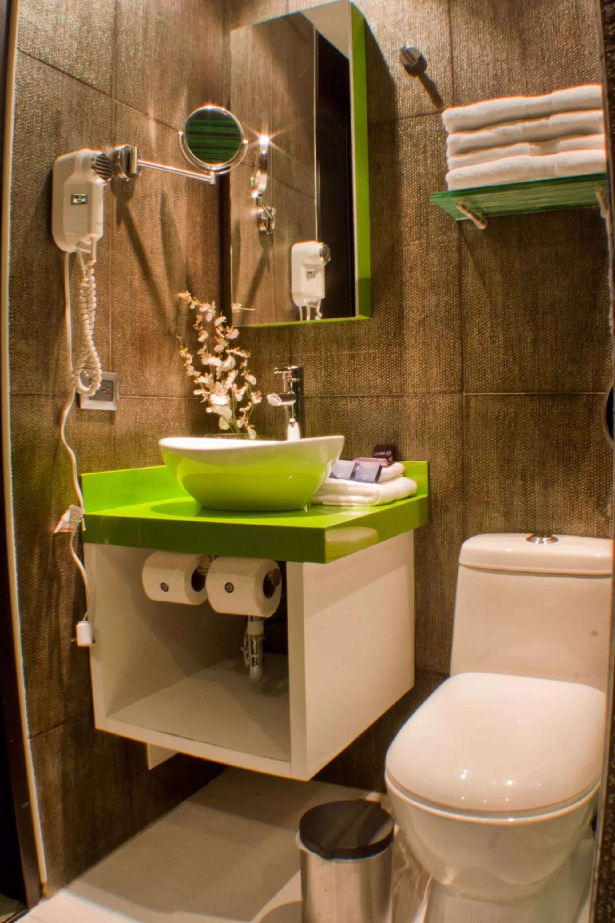 Toilet in Hotel City Bog Expo Museo