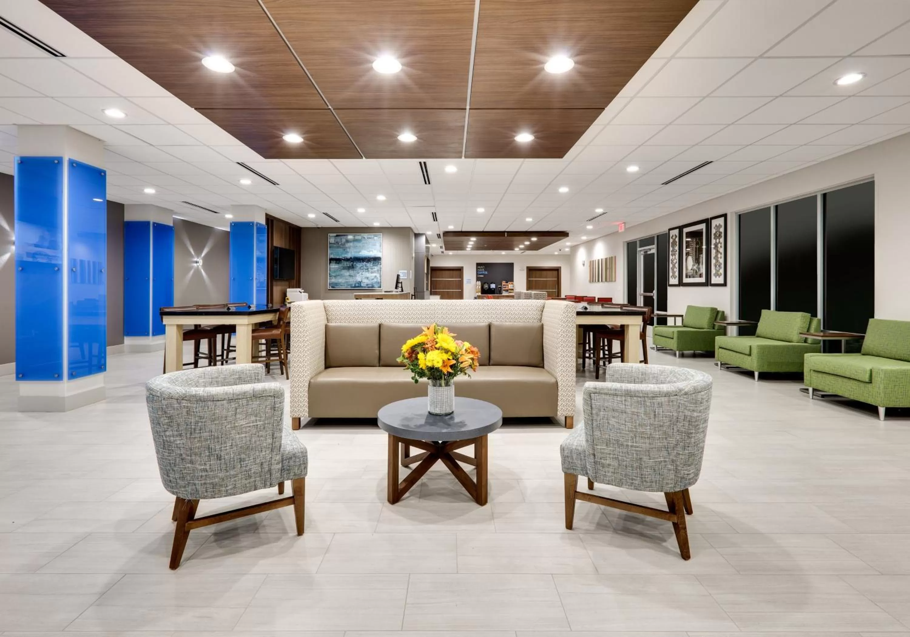 Property building in Holiday Inn Express & Suites - Plano - The Colony by IHG