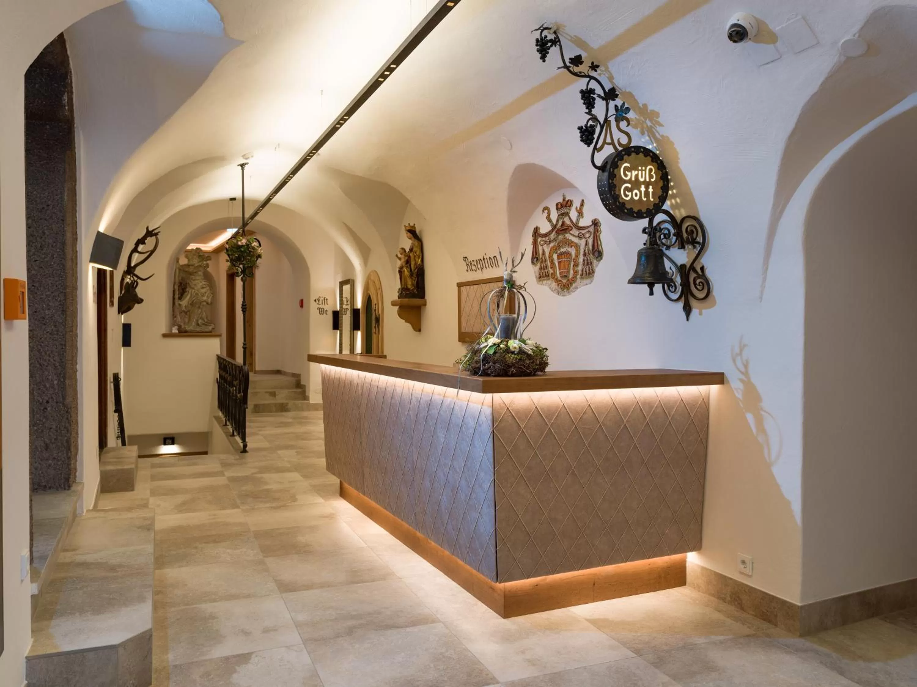 Lobby or reception in Alpen Glück Hotel Unterm Rain garni