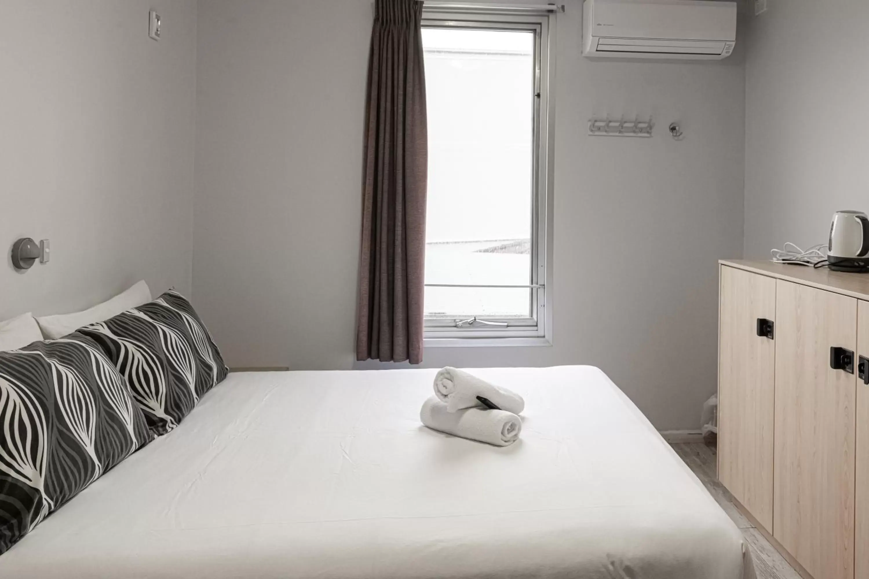 Standard Double Room with Shared Bathroom in Yamba Central Standard Double Room with Shared Bathroom in Yamba Central