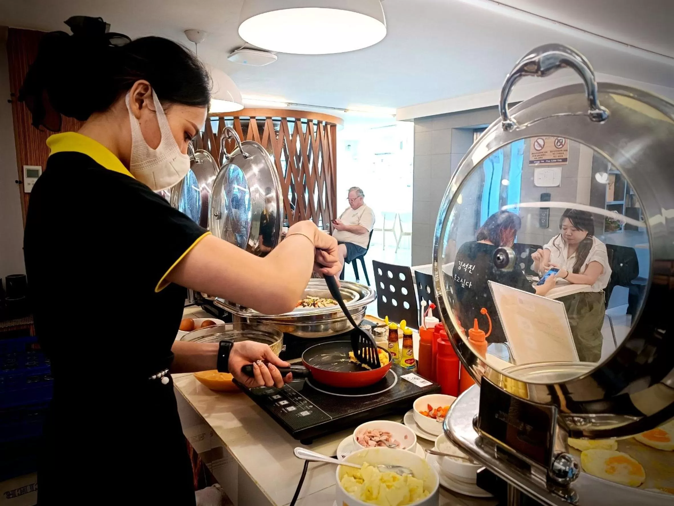 Restaurant/places to eat in Nimman Mai Design Hotel Chiang Mai