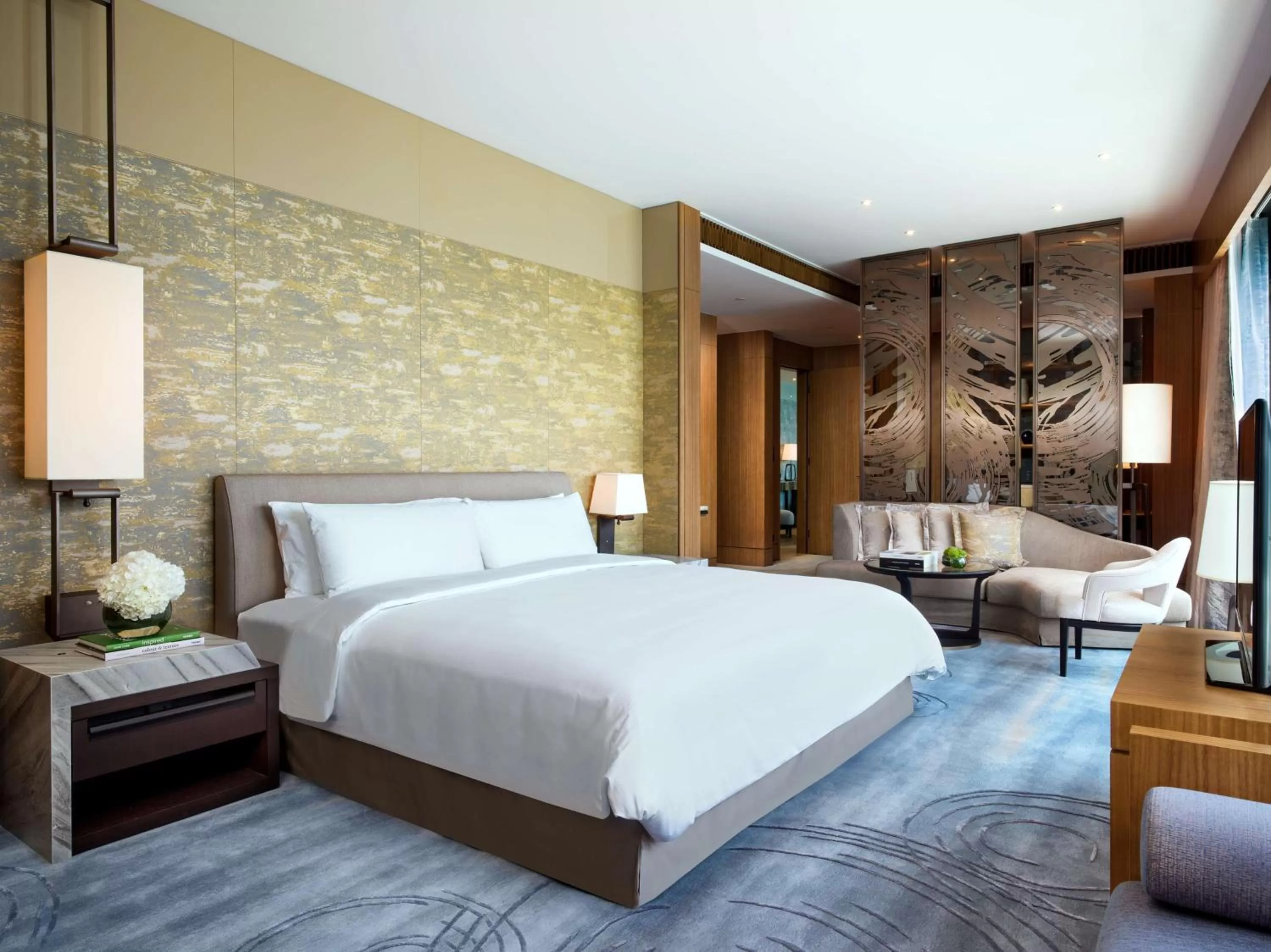 TV and multimedia, Bed in Kerry Hotel Hong Kong by Shangri-la