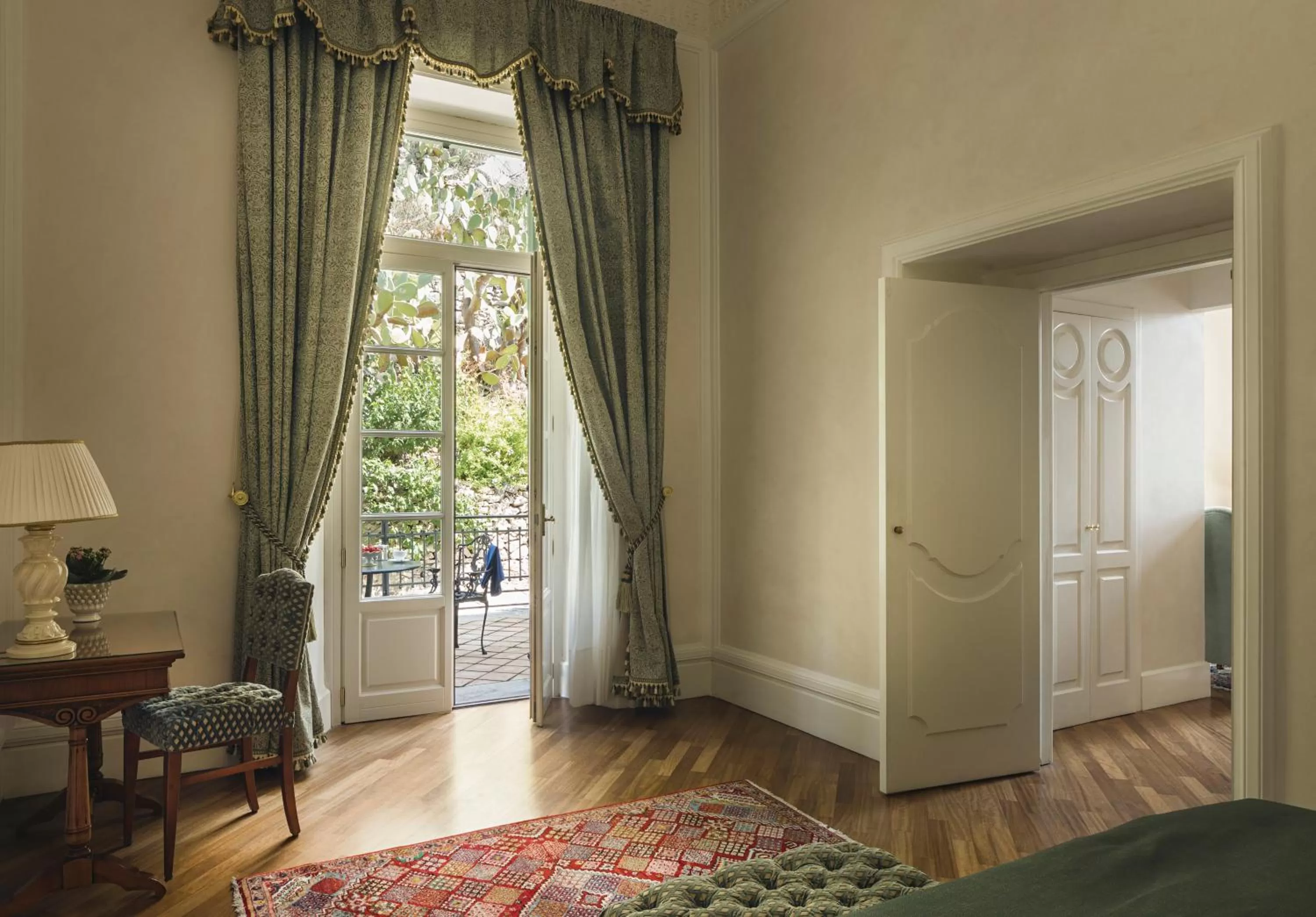 Living room, Bed in Grand Hotel Timeo, A Belmond Hotel, Taormina
