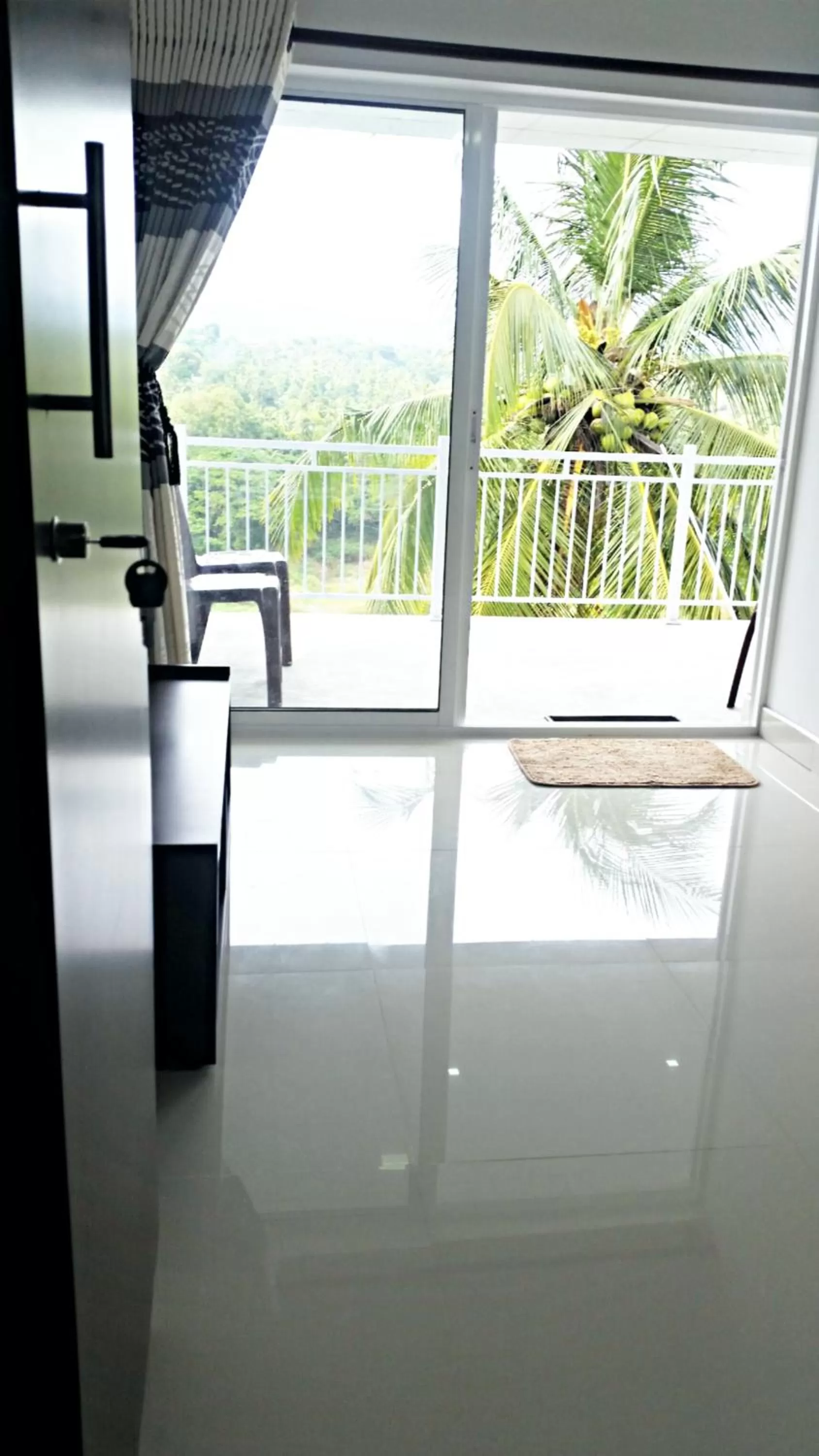 Balcony/Terrace in Mahaweli View Inn Kandy