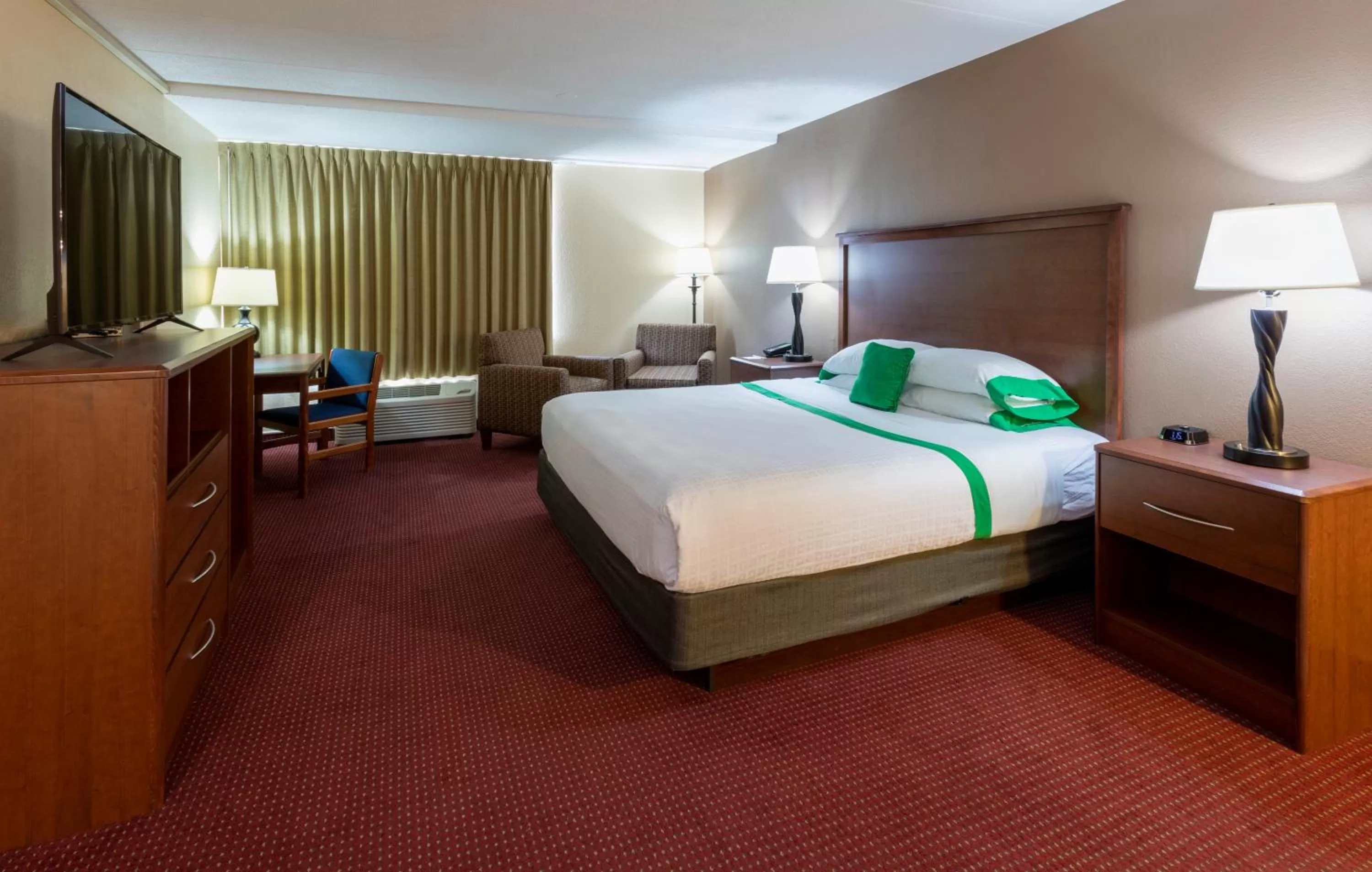 Junior Suite with Kitchenette in GuestHouse Inn & Suites Rochester