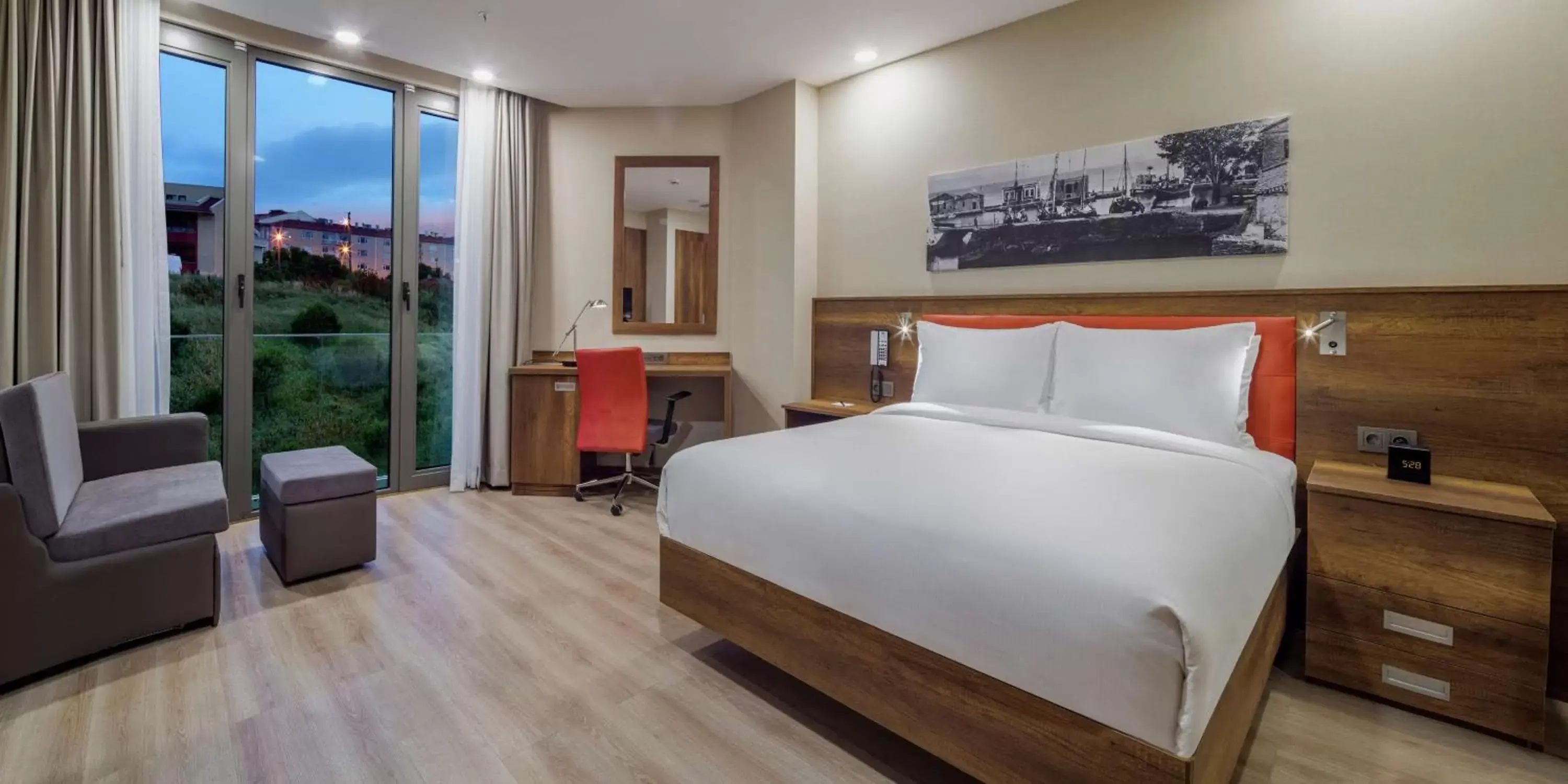 Queen Room with Sofa Bed - single occupancy in Hampton by Hilton Canakkale Gelibolu Queen Room with Sofa Bed - single occupancy in Hampton by Hilton Canakkale Gelibolu