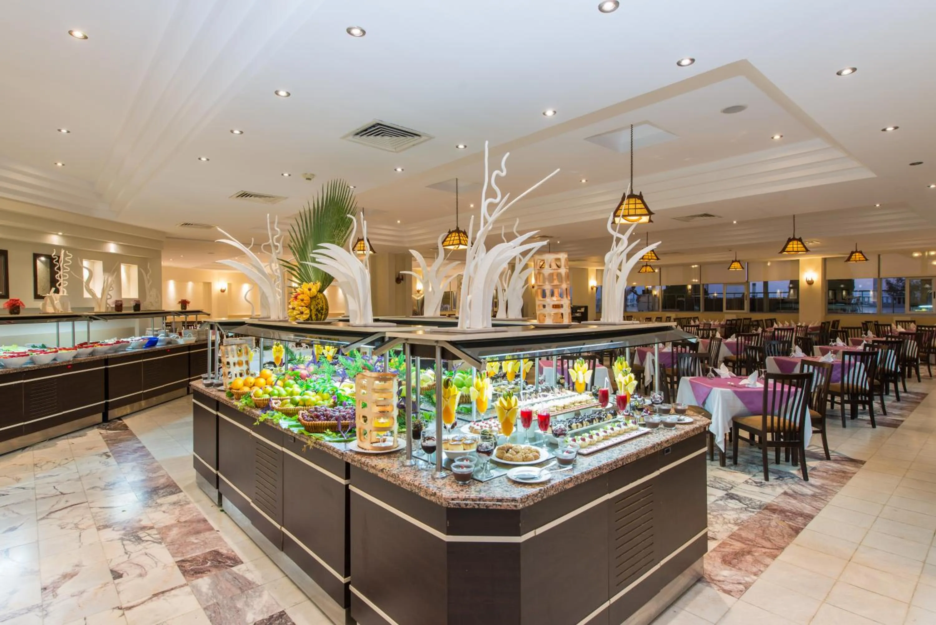 Restaurant/places to eat in Adonis Hotel