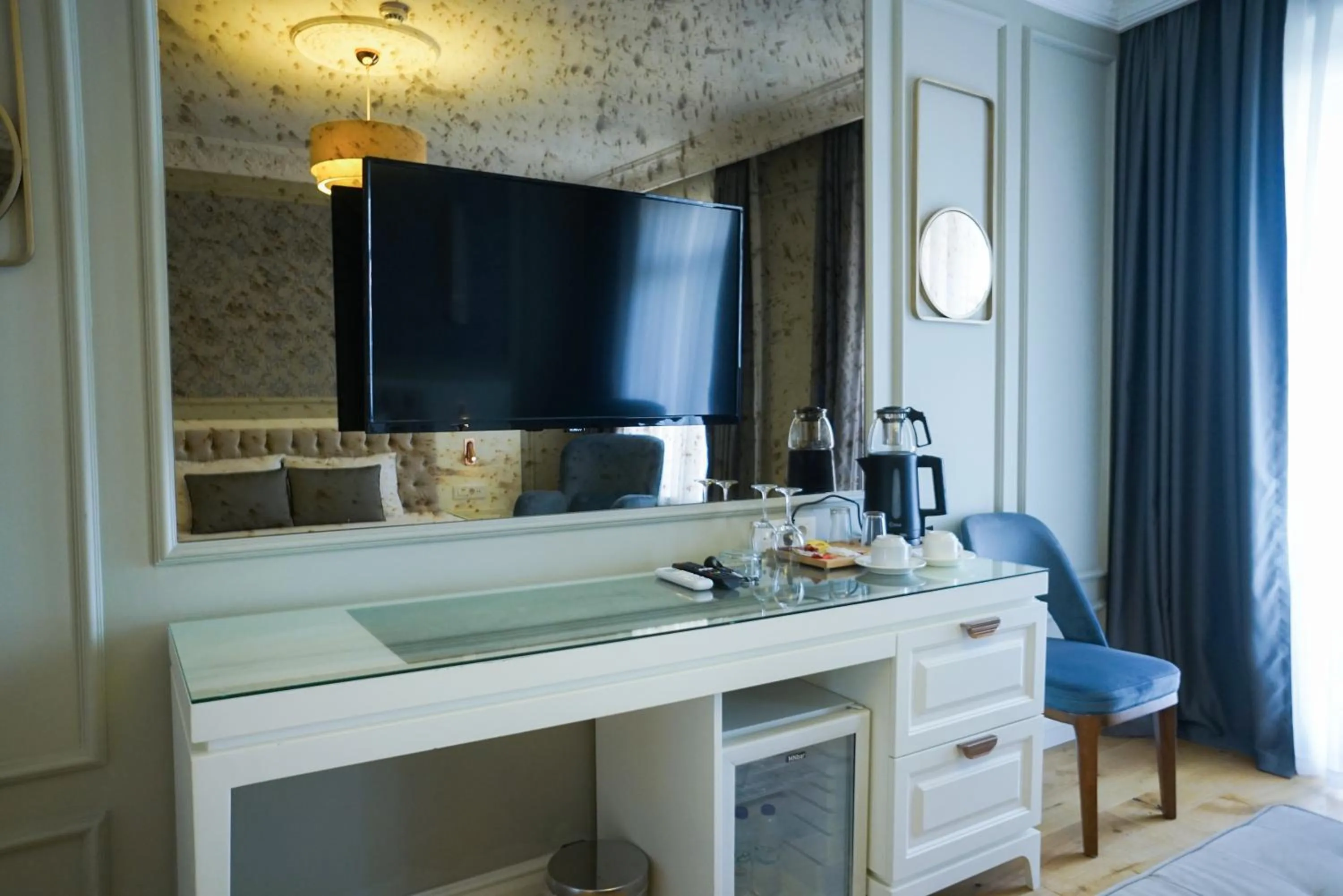 Communal lounge/ TV room in Triada Hotel Taksim - Special Category
