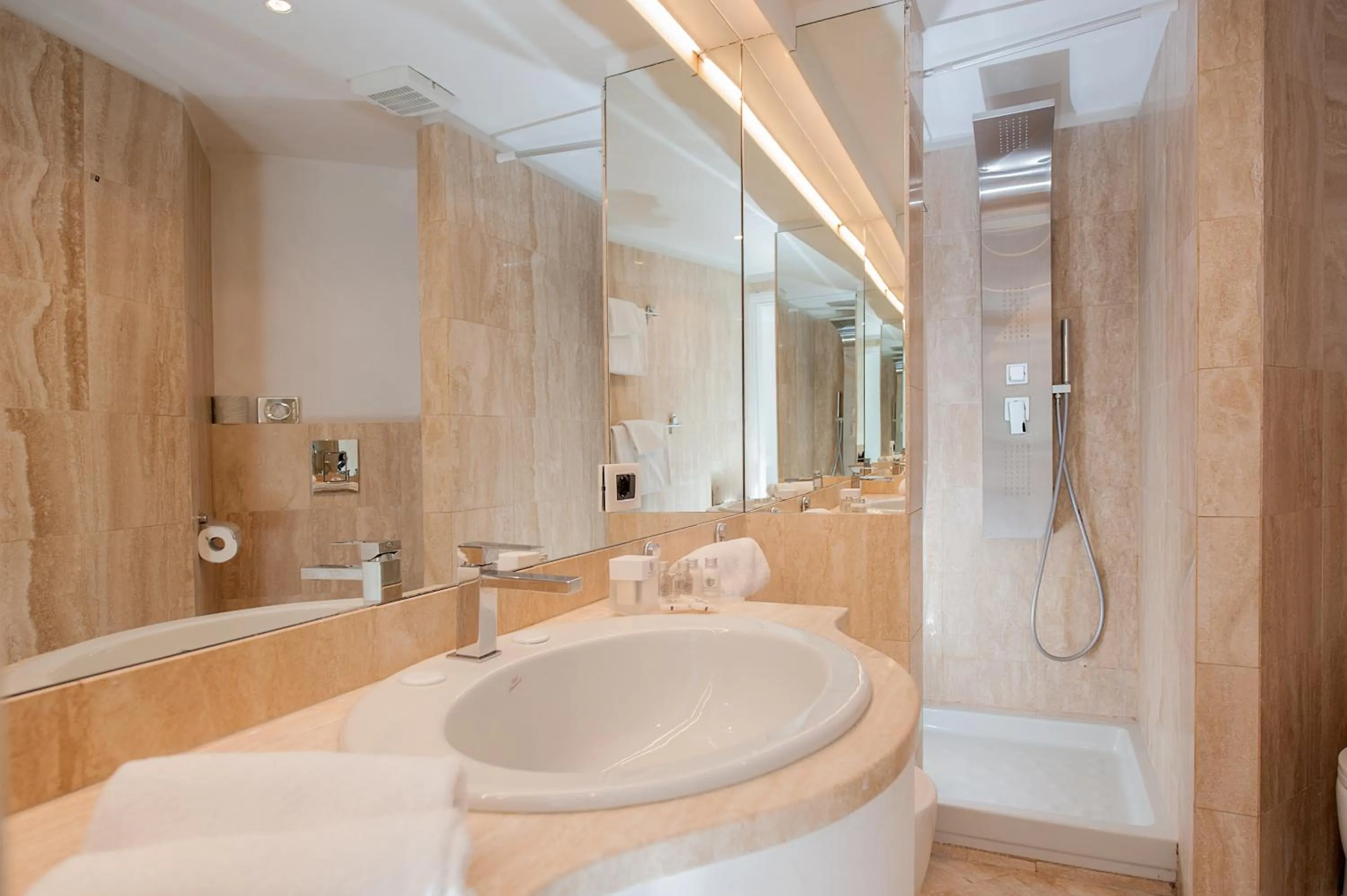 Bathroom in Dimora Degli Dei