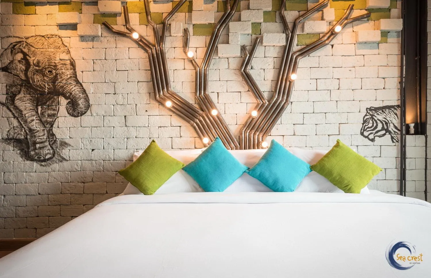 Photo of the whole room, Bed in Sea Crest by Jomtien