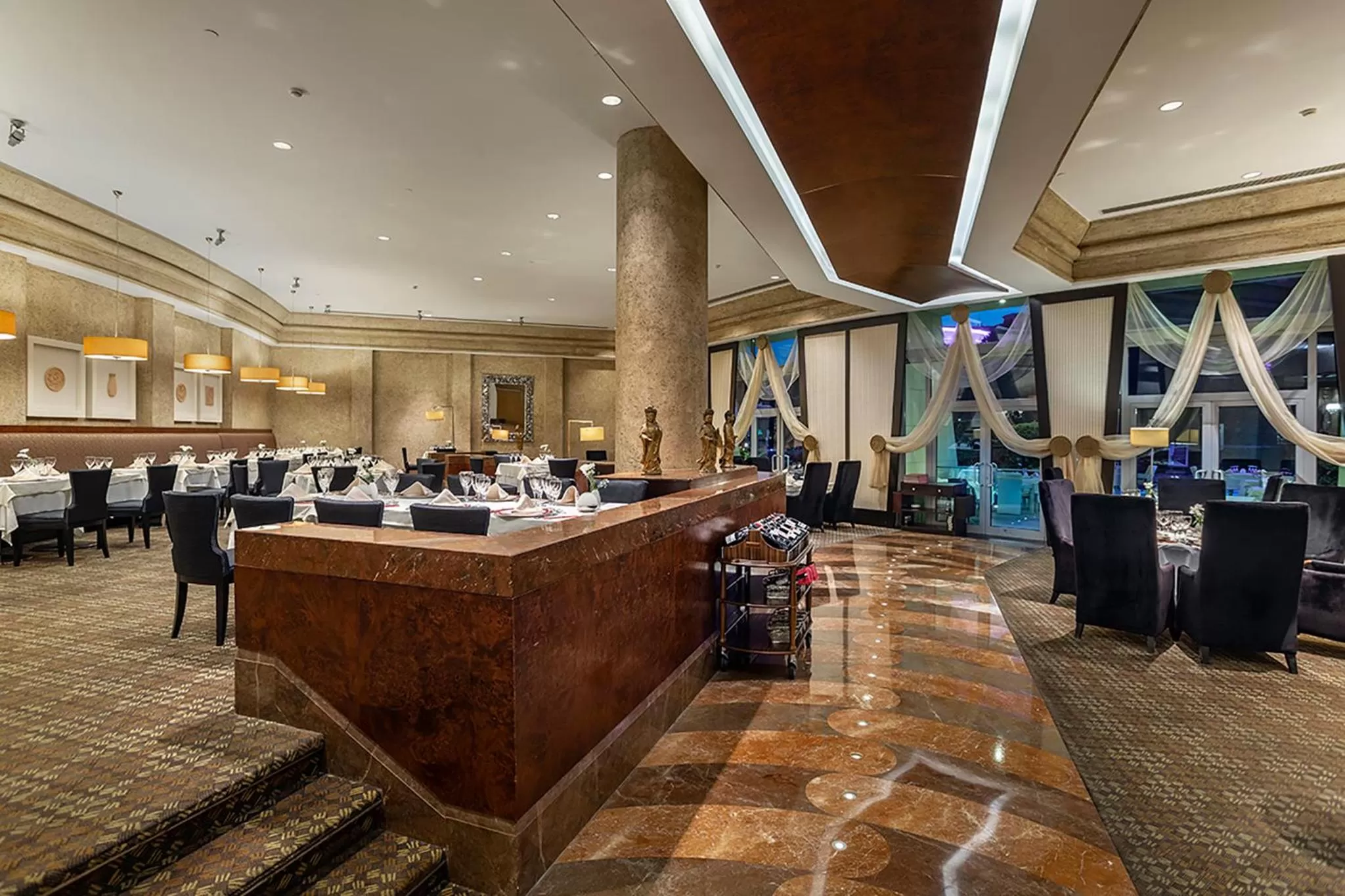 Restaurant/places to eat in Calista Luxury Resort