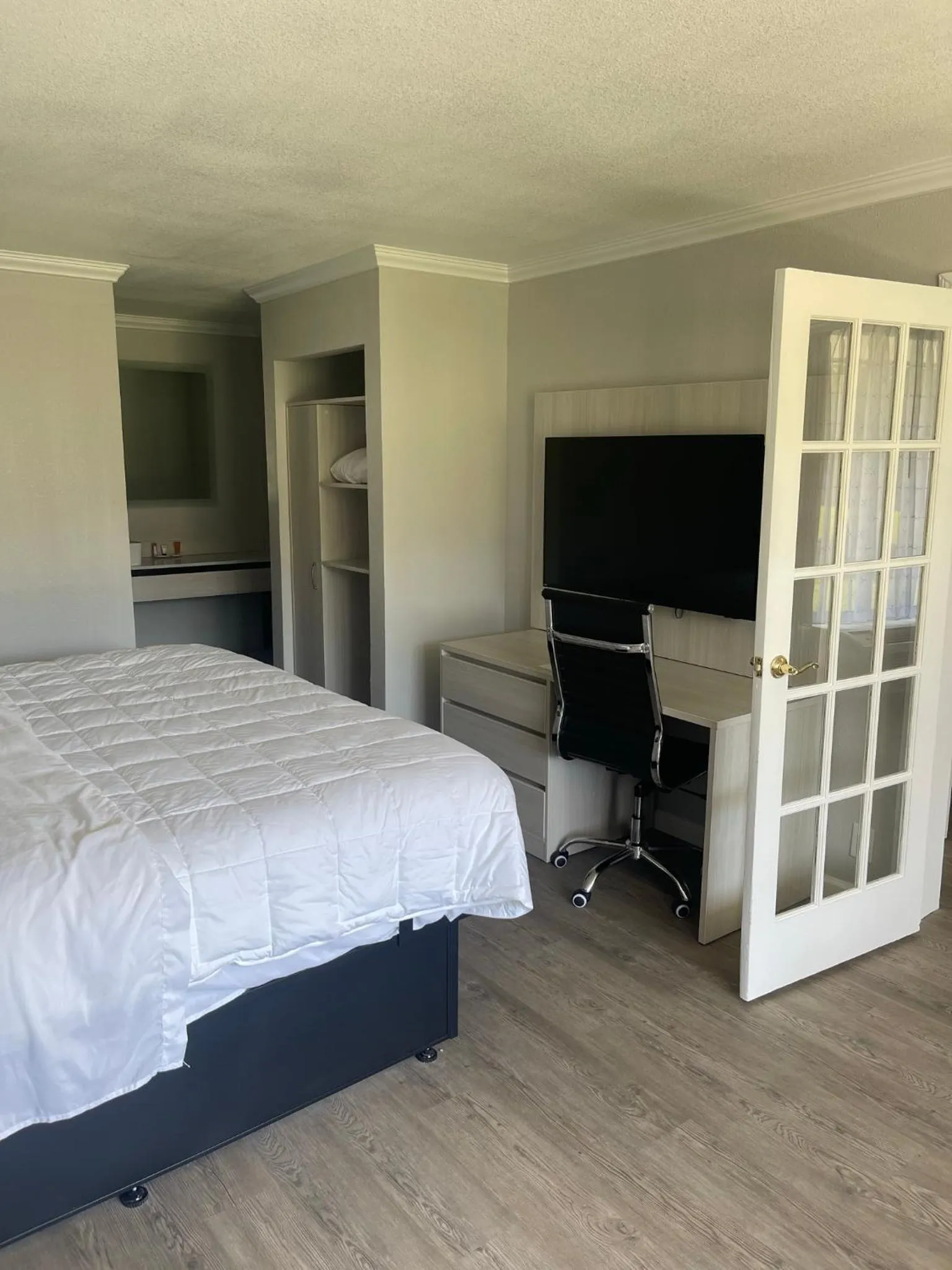 Bed in MainStay Suites Florence - Darlington