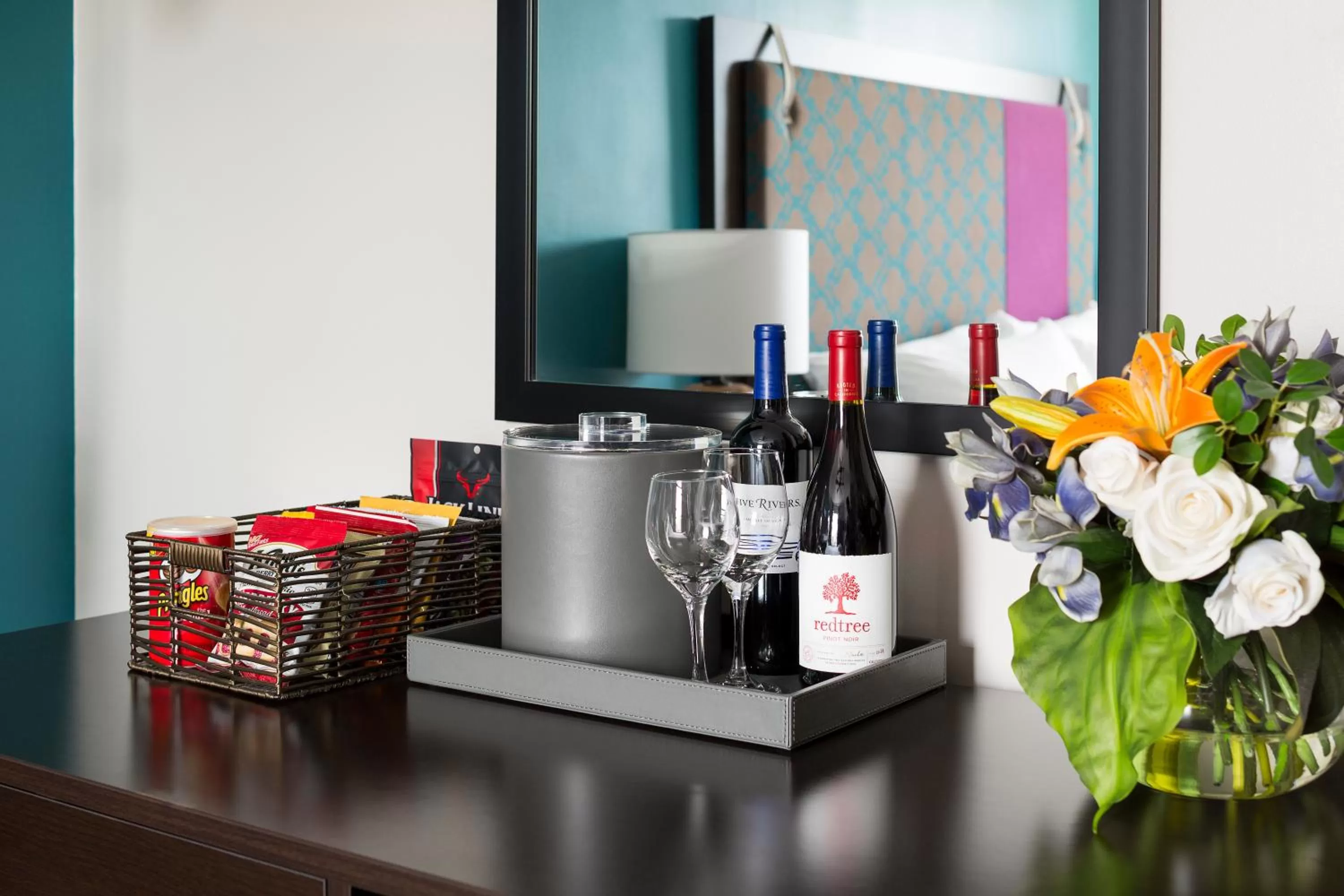 Food and drinks in City Suites Hotel