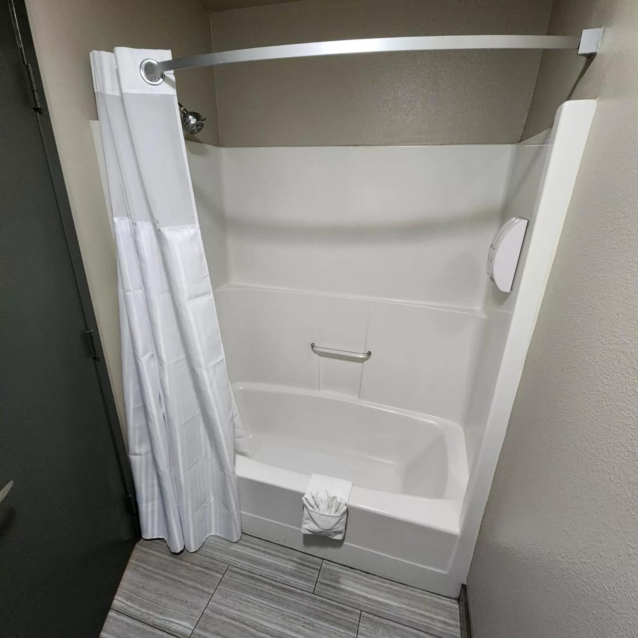 Shower in Days Inn by Wyndham Ritzville