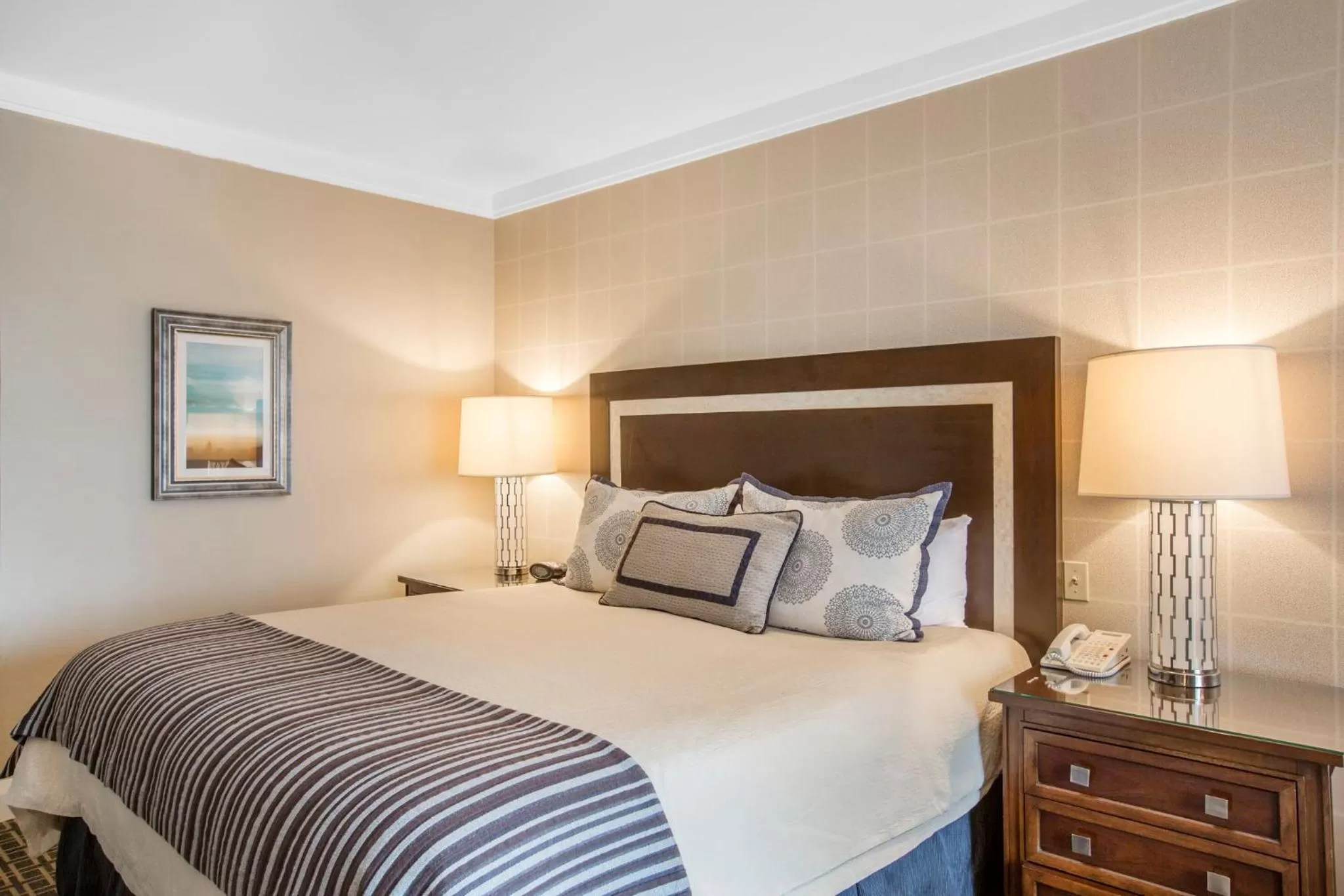 Photo of the whole room, Bed in Omni Los Angeles Hotel