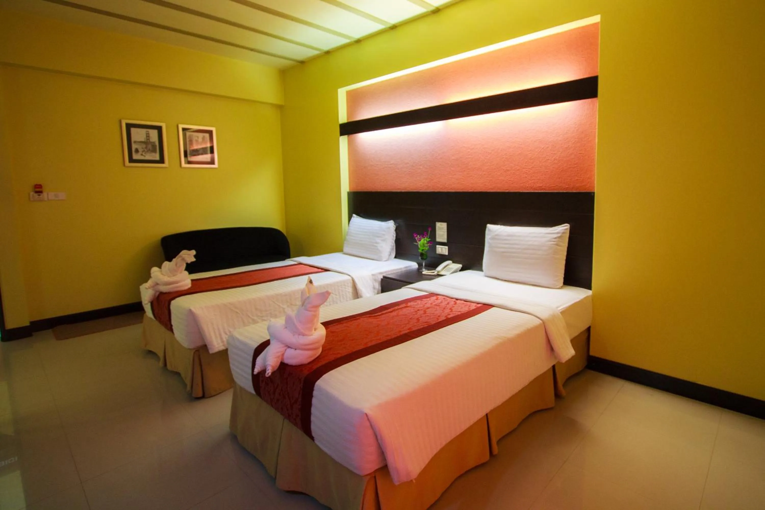 Decorative detail, Bed in Brookside Valley Resort