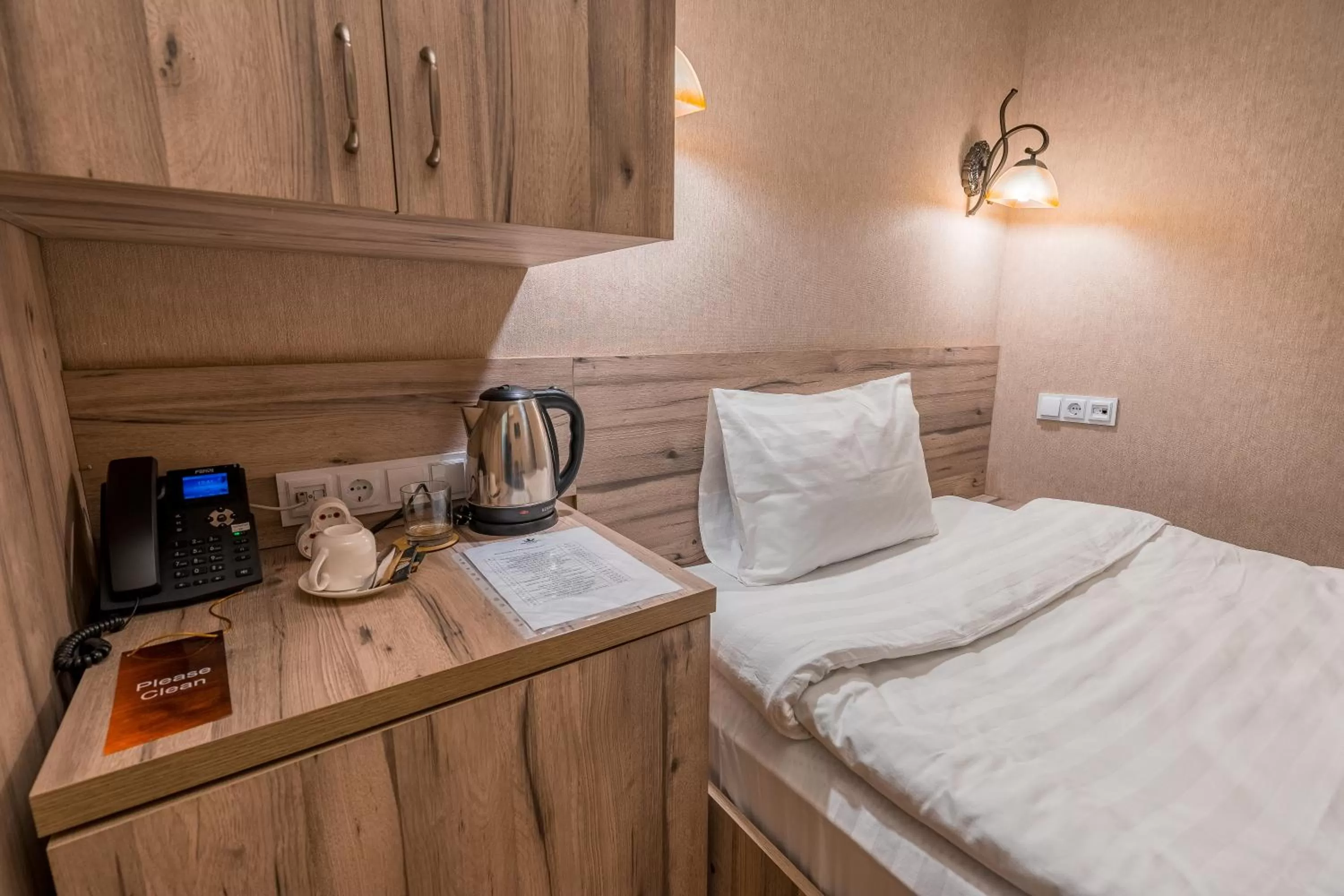 Bed in Hotel Imperial House