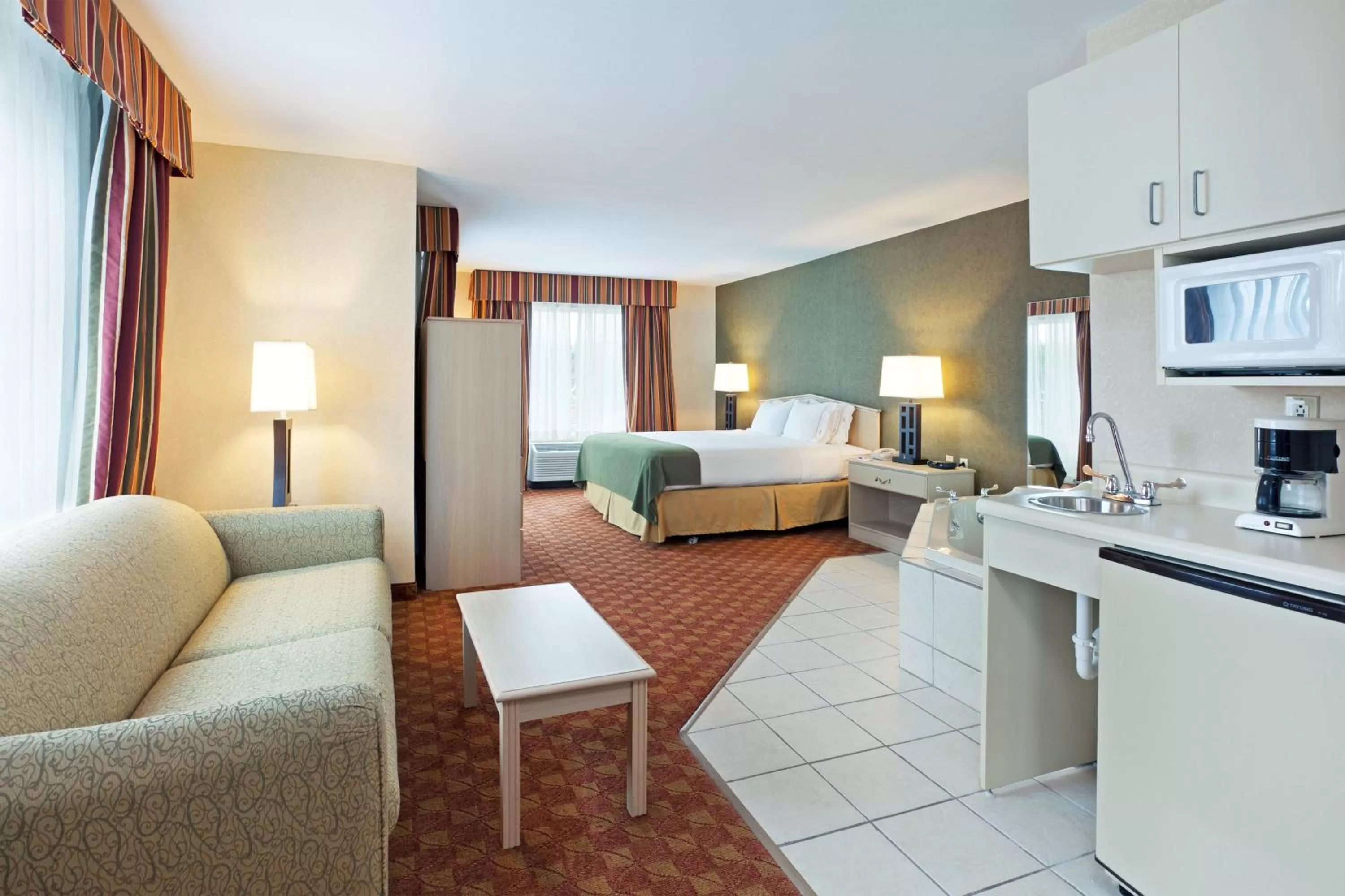 Photo of the whole room in Holiday Inn Express Hotel & Suites Corbin, an IHG Hotel