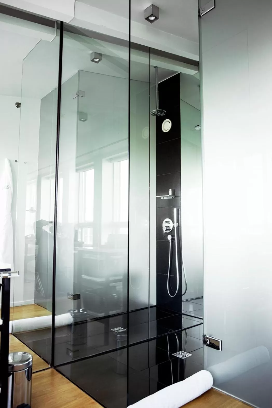 Shower in 101 Hotel, a Member of Design Hotels