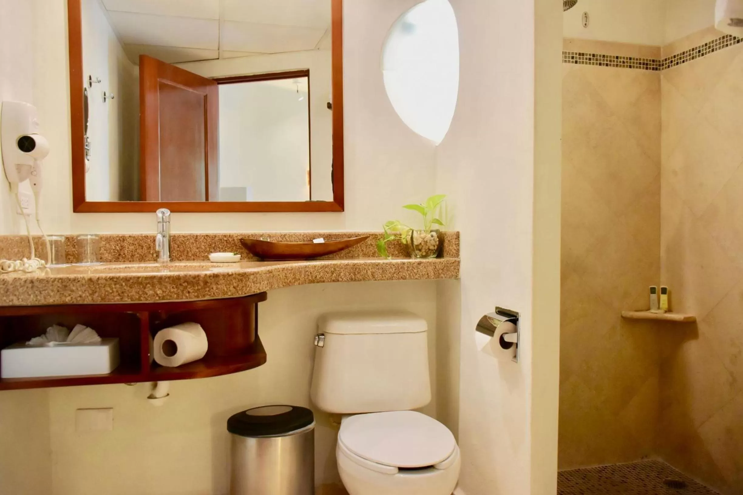 Shower in Playa Palms Beach Hotel