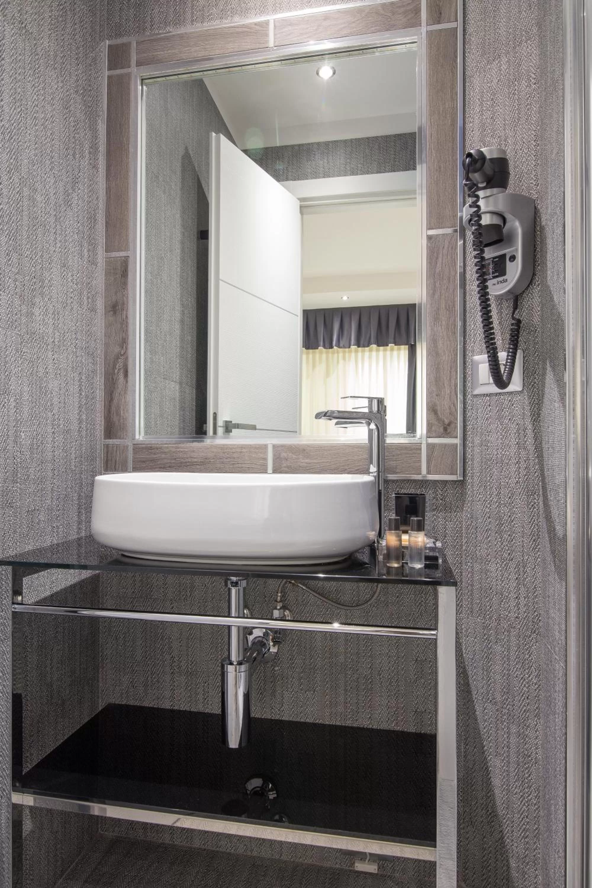 Bathroom in Vatican Relais Rome Suite