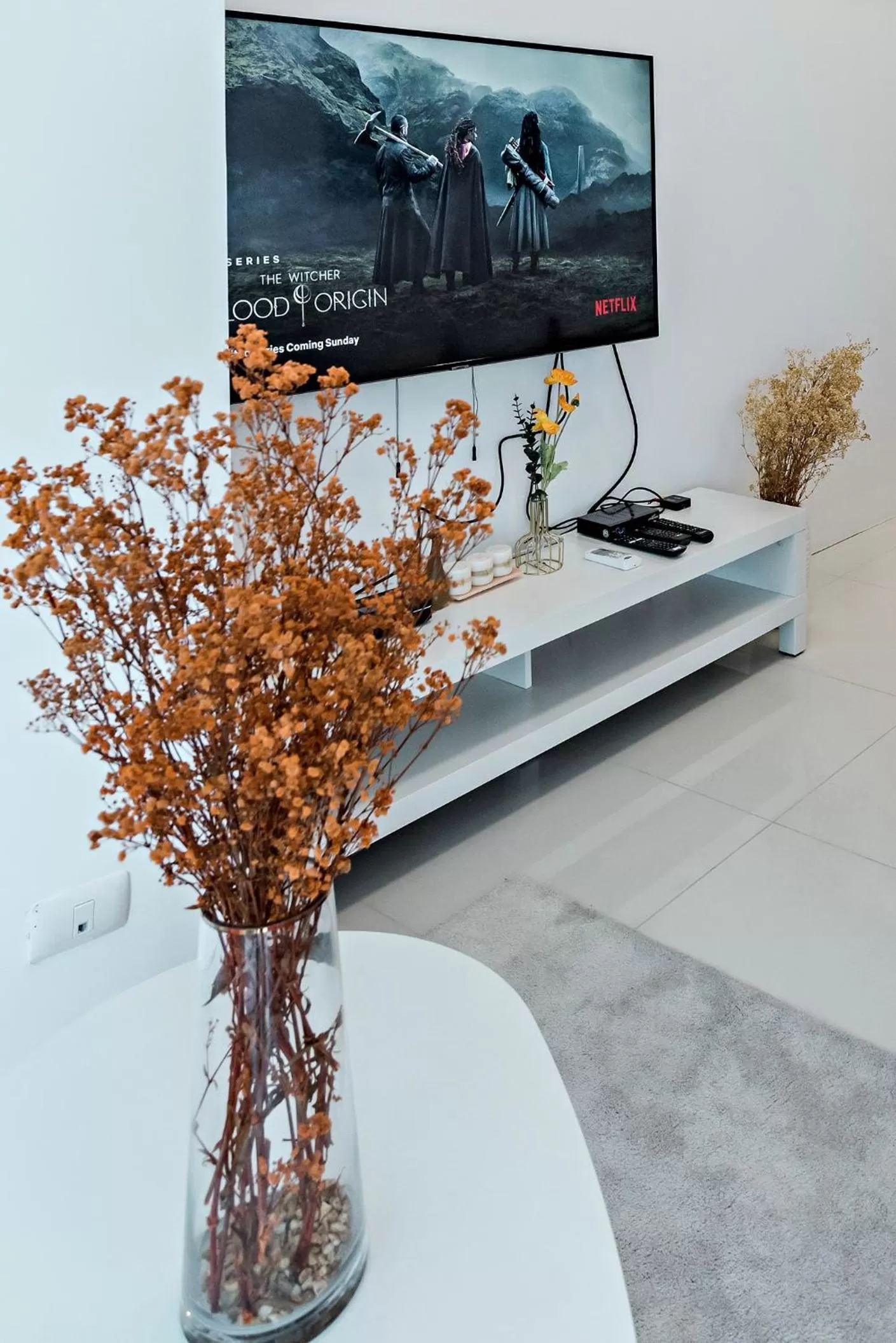 Communal lounge/ TV room in 1BR Suite in Uptown BGC