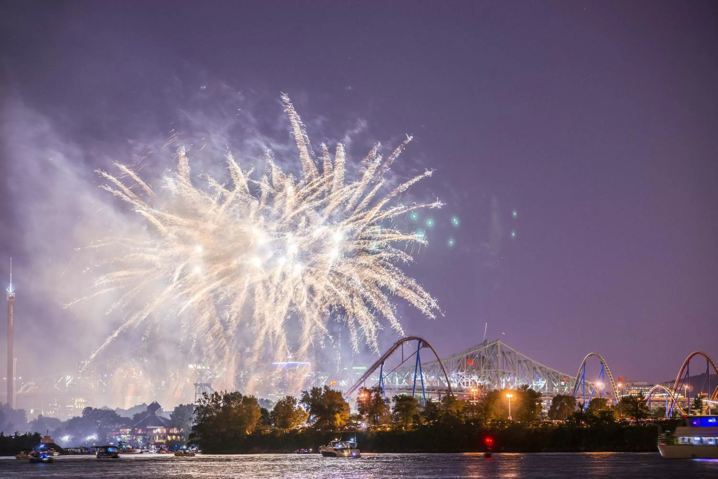 Nearby landmark in Hôtels Gouverneur Montréal - Île Charron