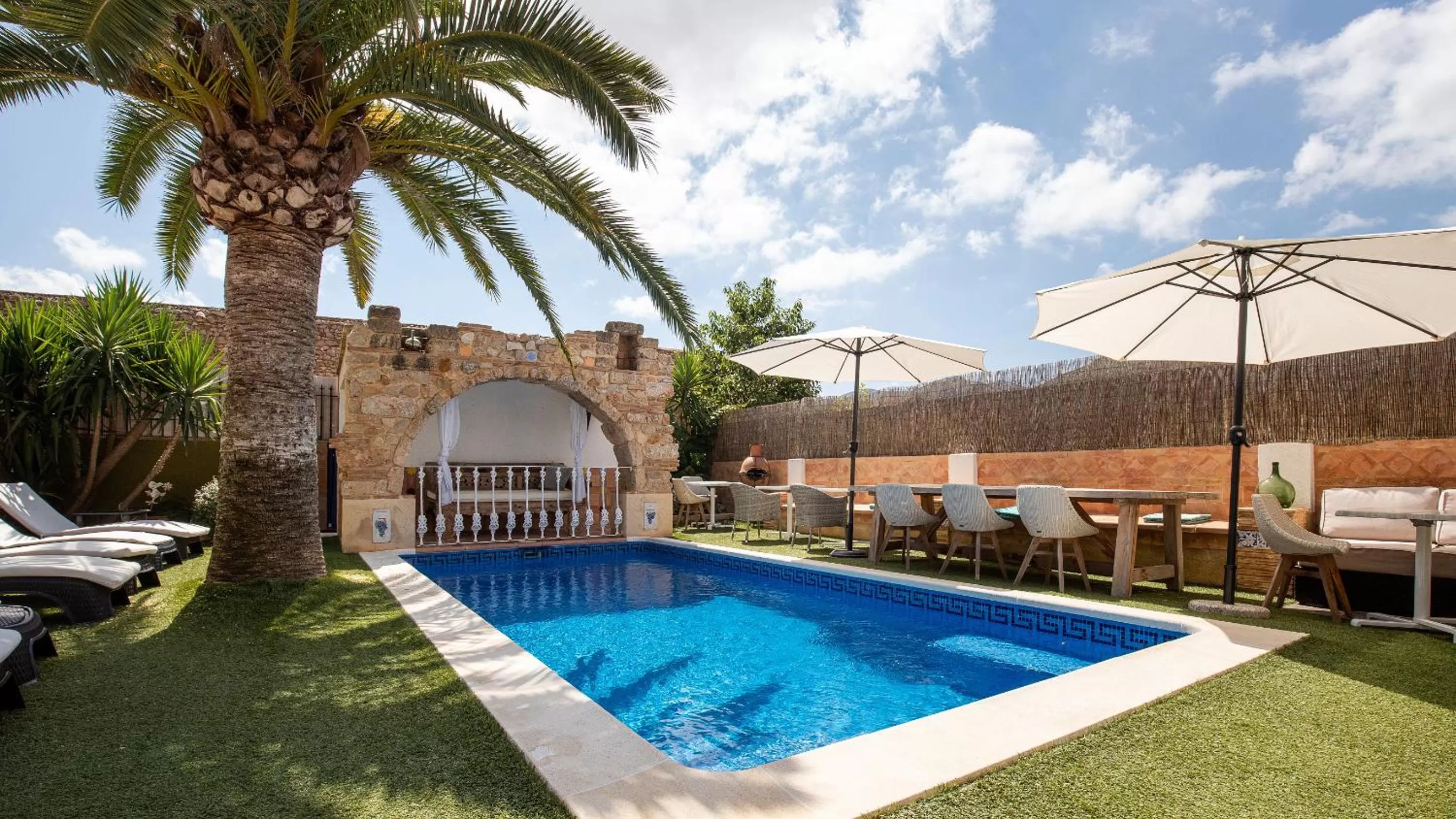 Pool view in Casa Mistela