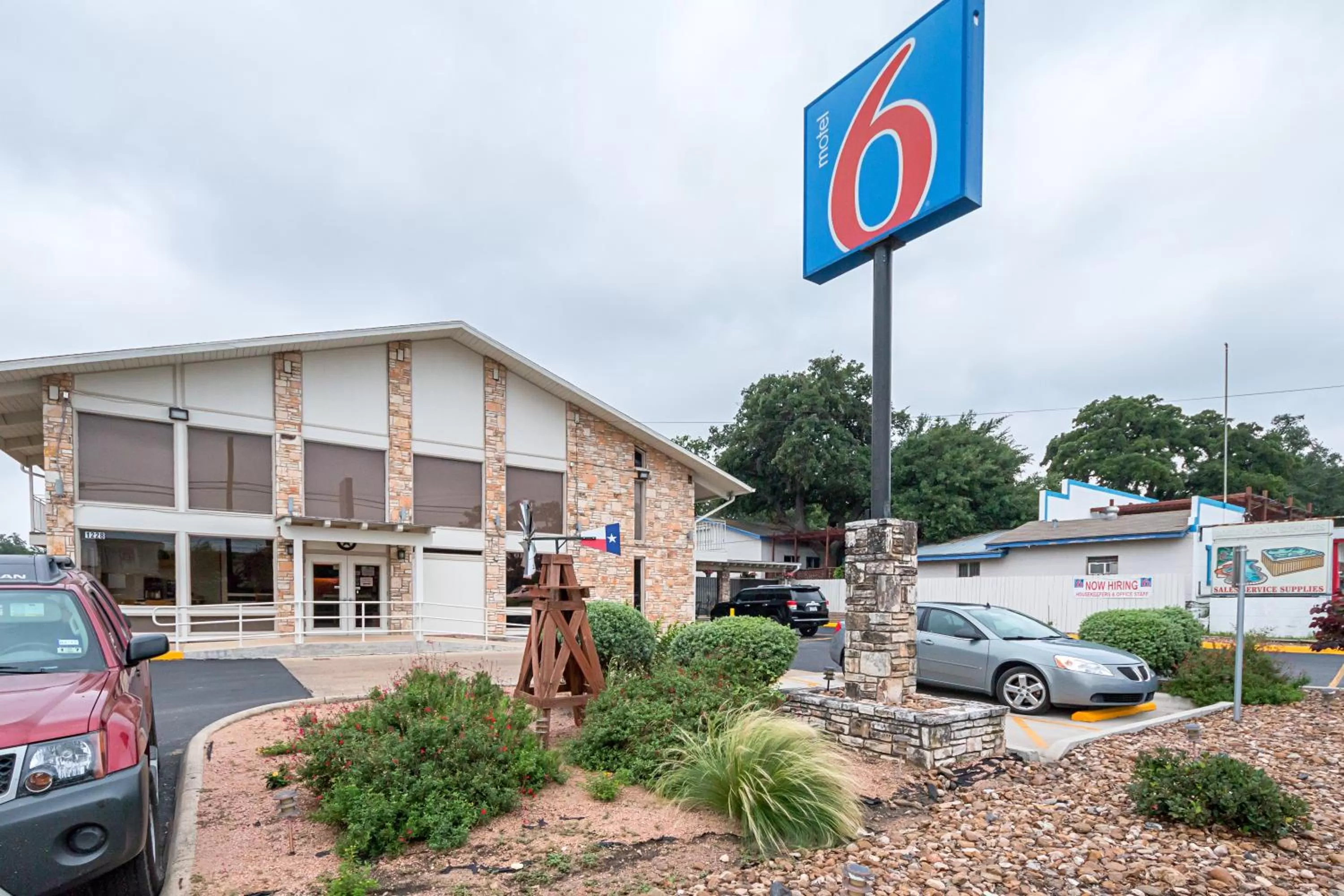 Facade/entrance in Motel 6 Boerne TX