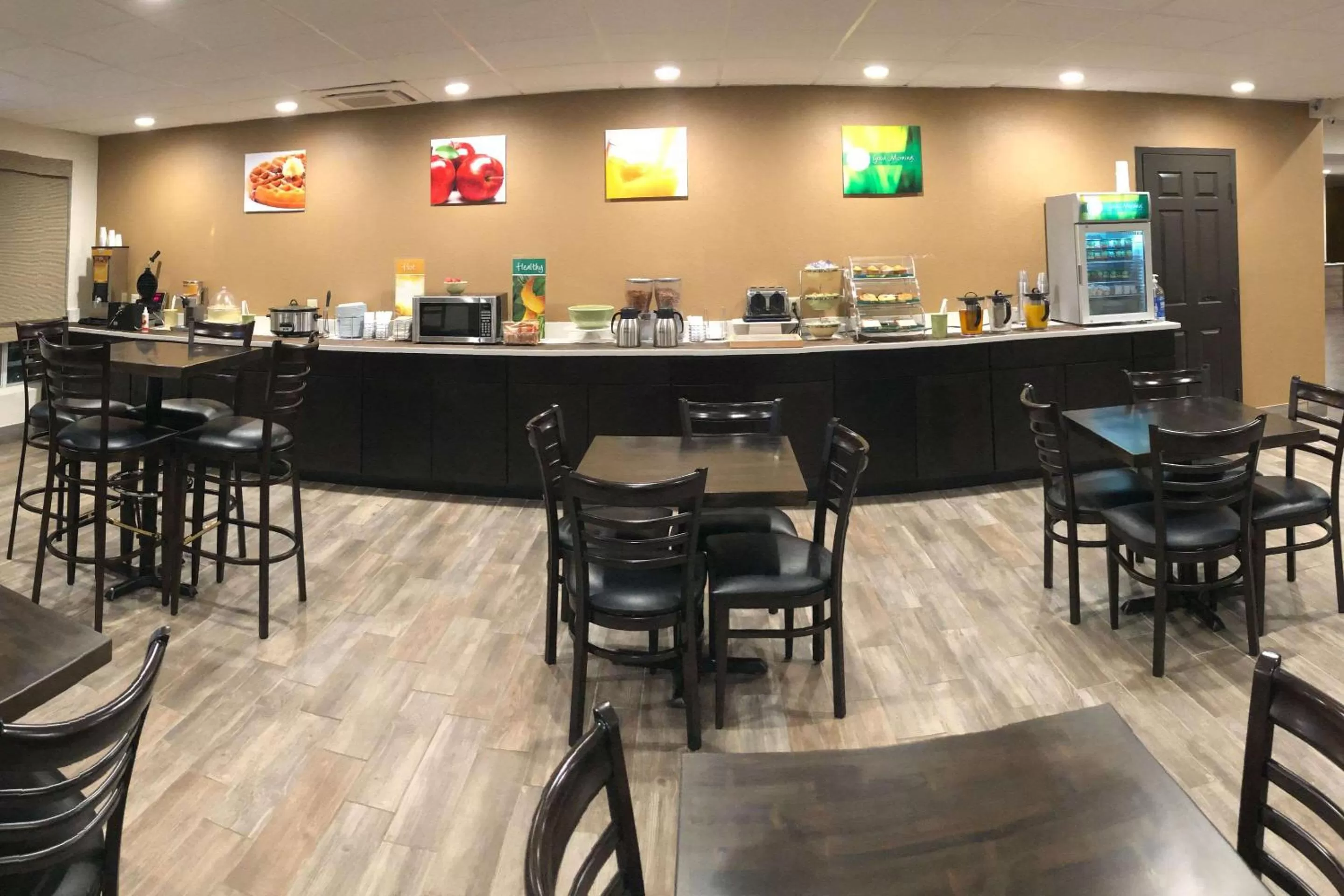 Breakfast in Quality Inn & Suites Paragould