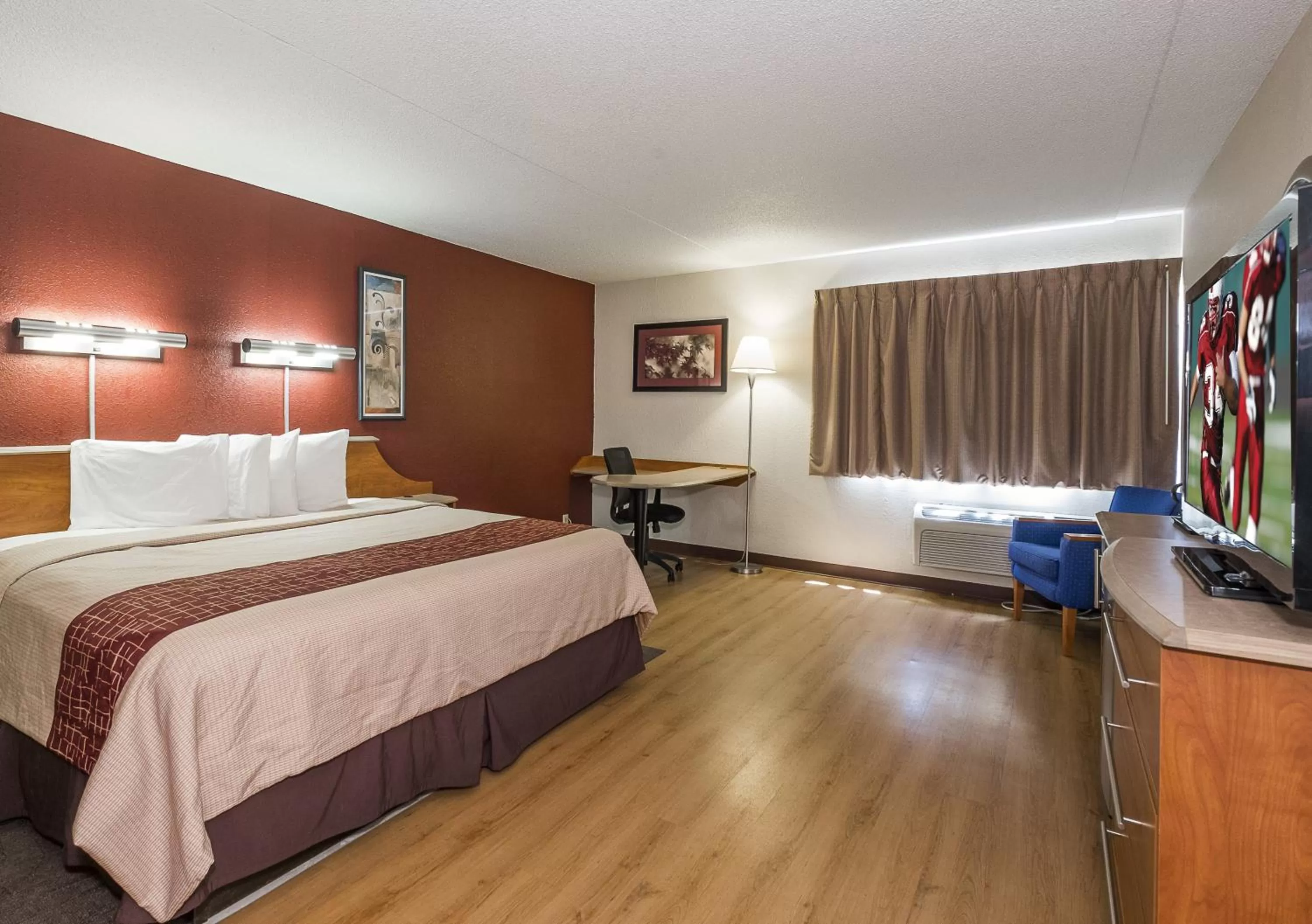 Photo of the whole room in Red Roof Inn & Suites Cleveland - Elyria