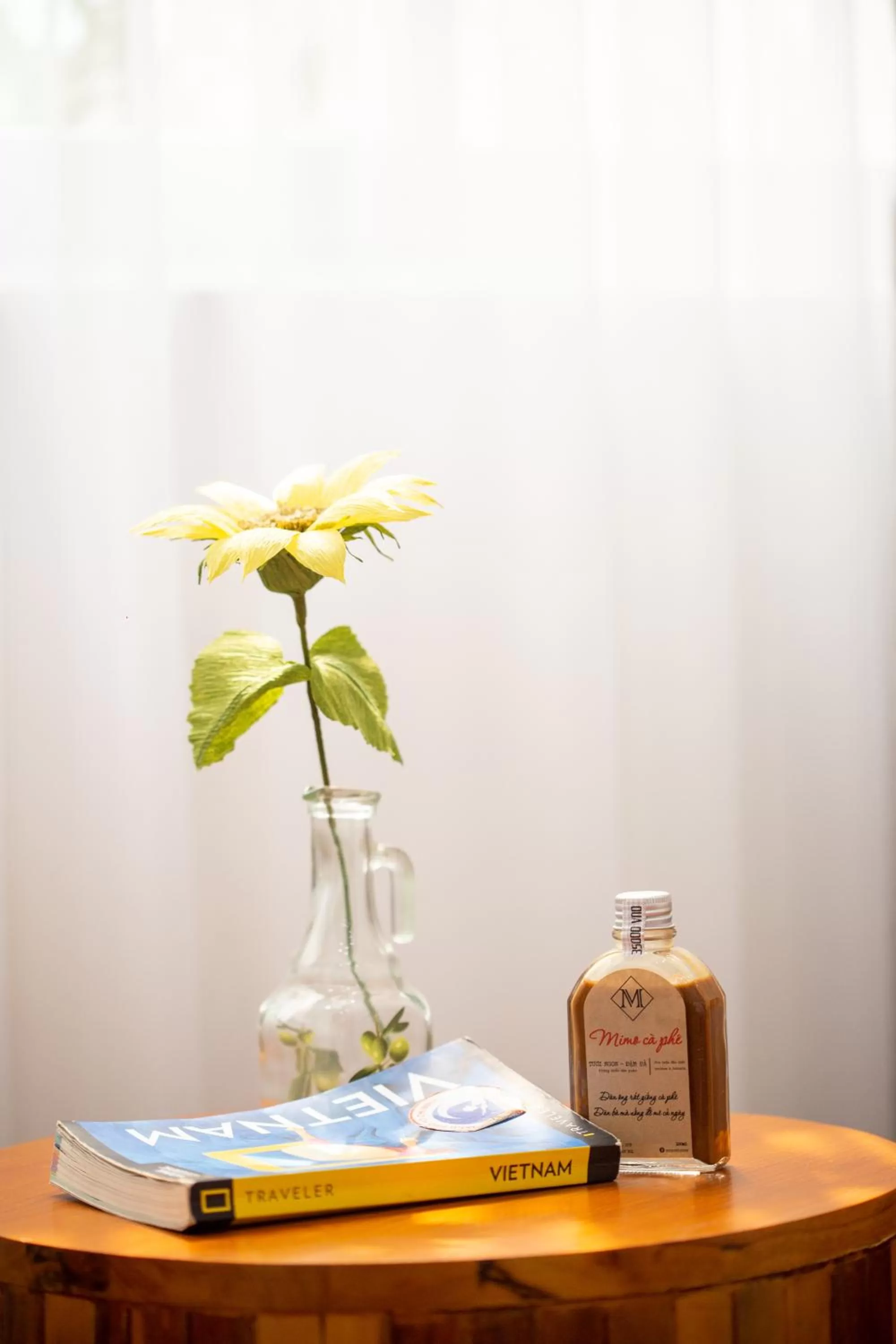 Seating area in Chez Mimosa Local - Free Laundry