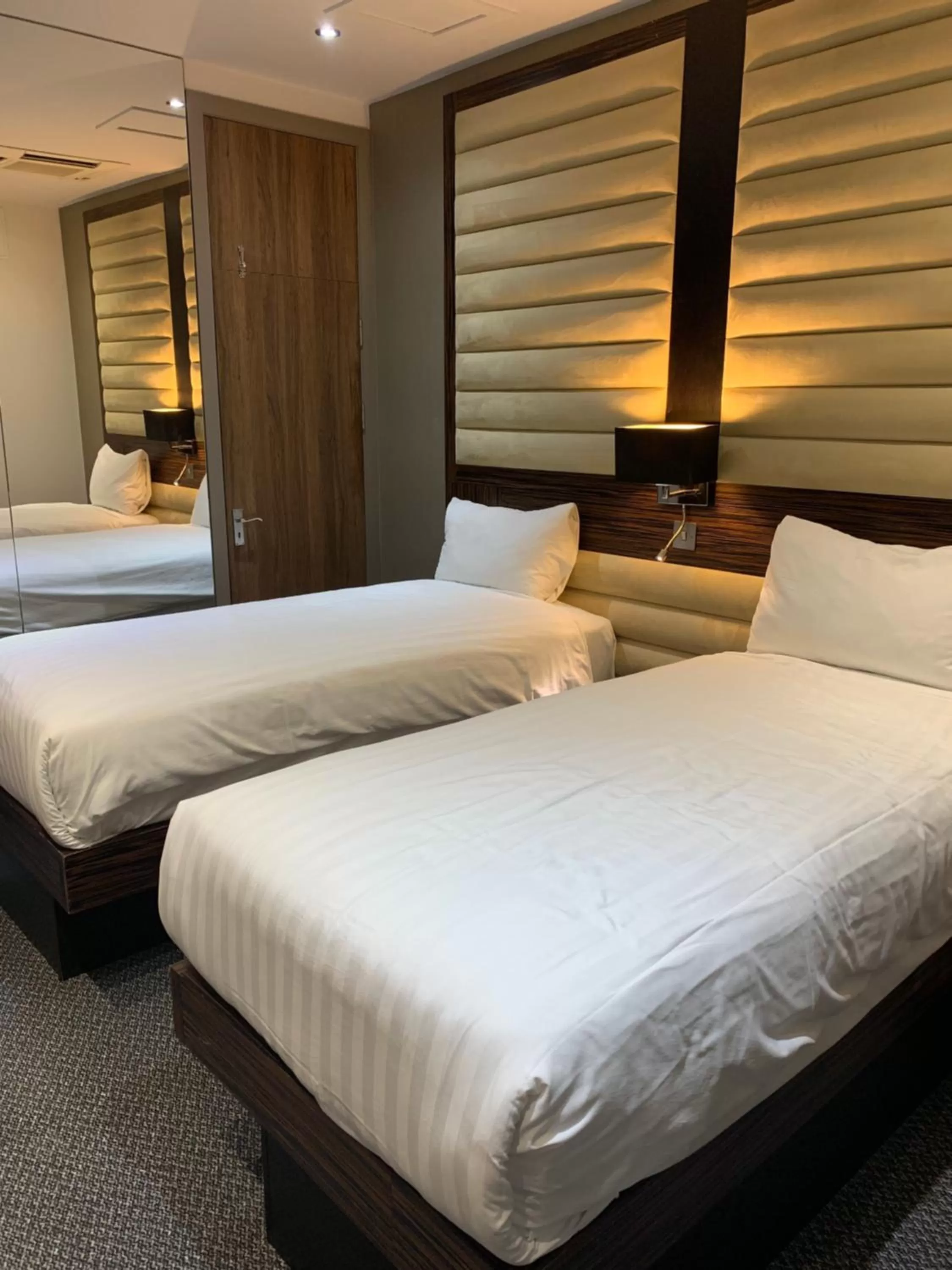 Bed in Maitrise Hotel Maida Vale - London