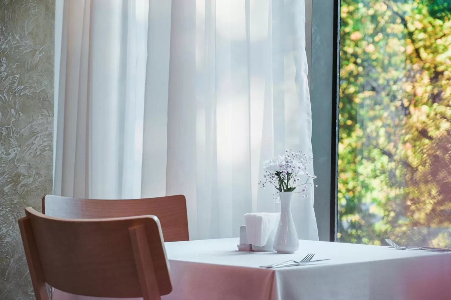 Restaurant/places to eat in Alexandrovskiy Hotel