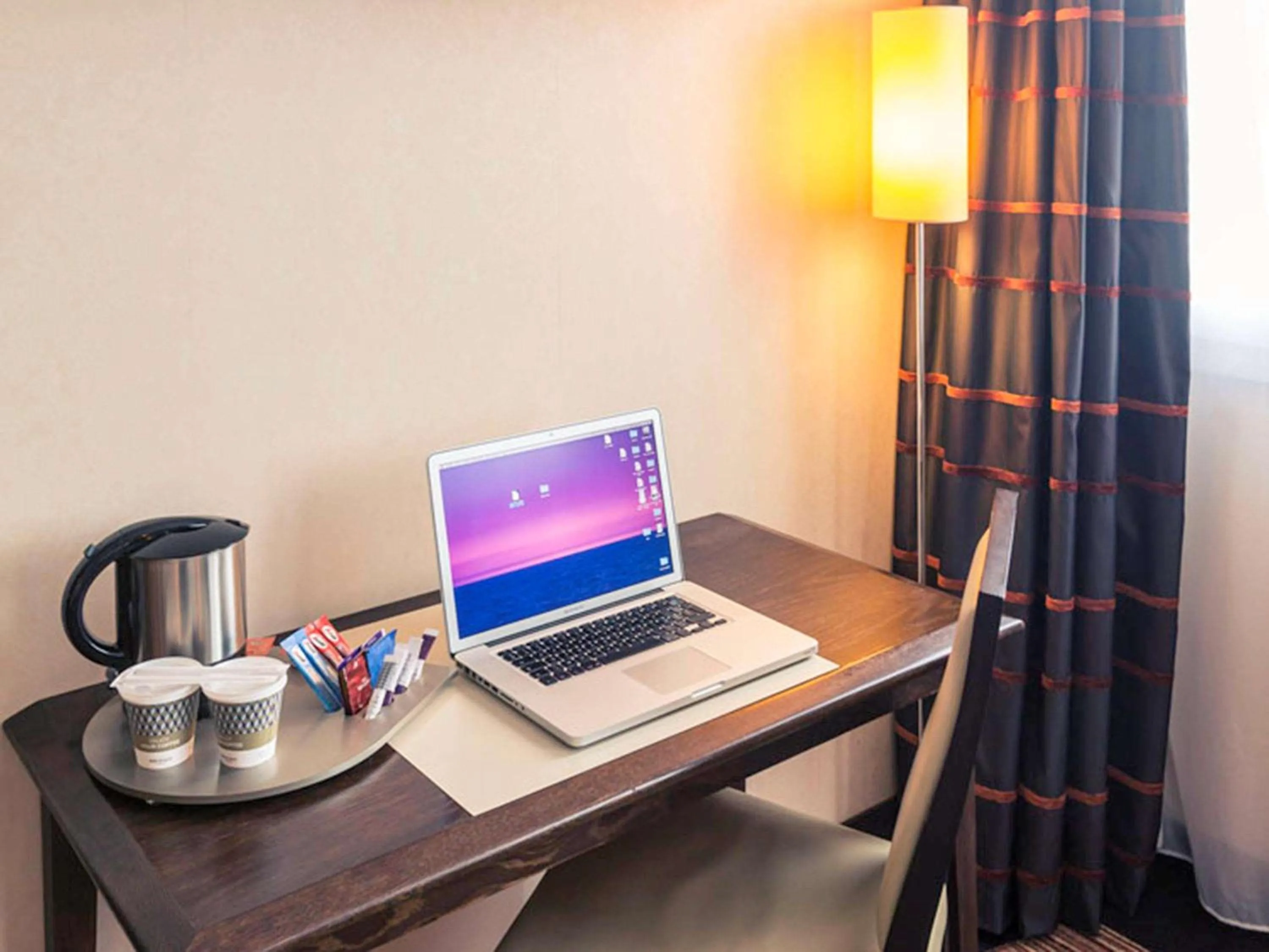 Coffee/tea facilities in Hotel Mercure Rennes Cesson